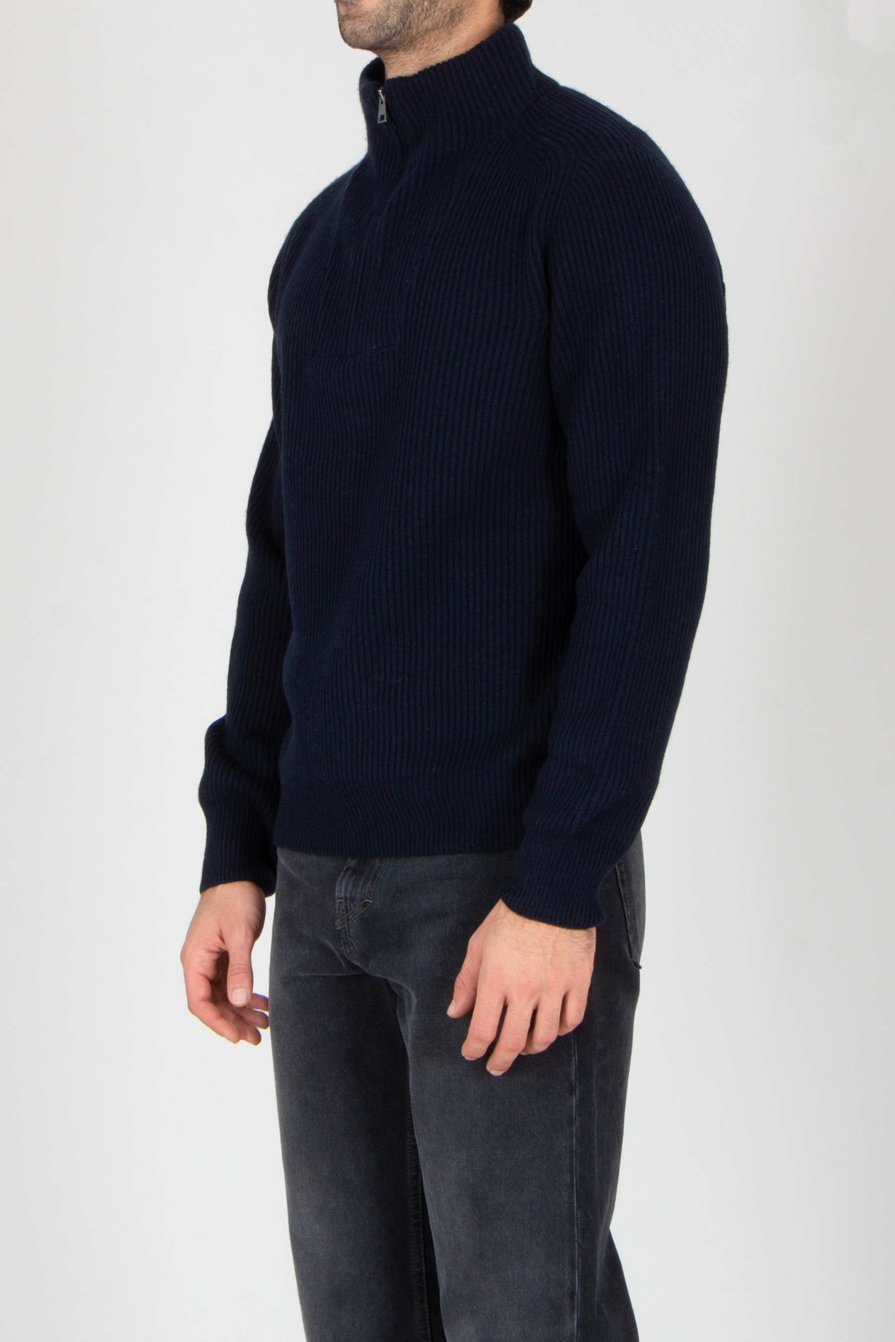 Strickwaren, Pullover, Jeanshose, Mann, Person