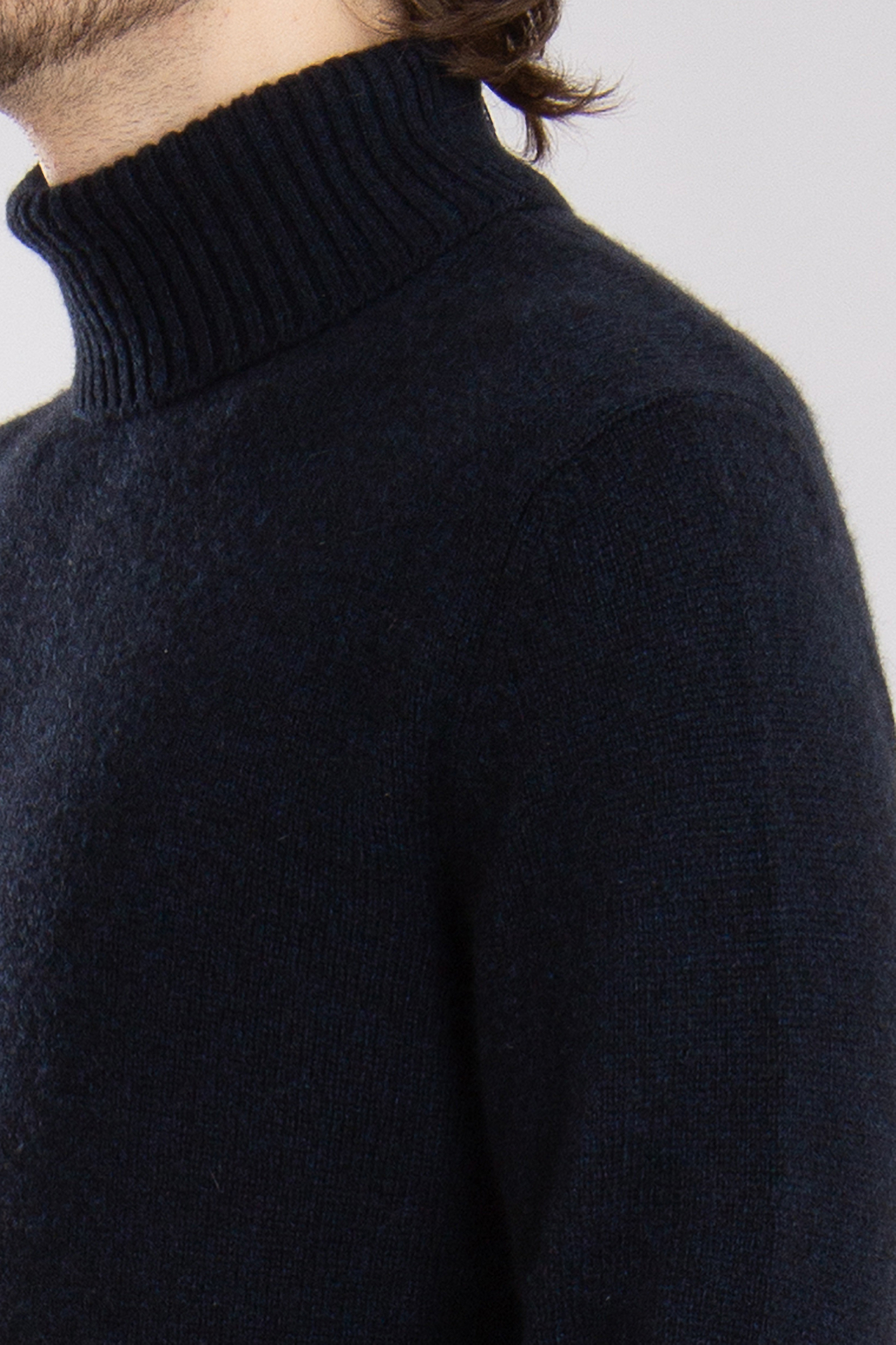 SEASE Coarsehair Cashmere Turtleneck Sweater SEASE Coarsehair Cashmere Turtleneck Sweater