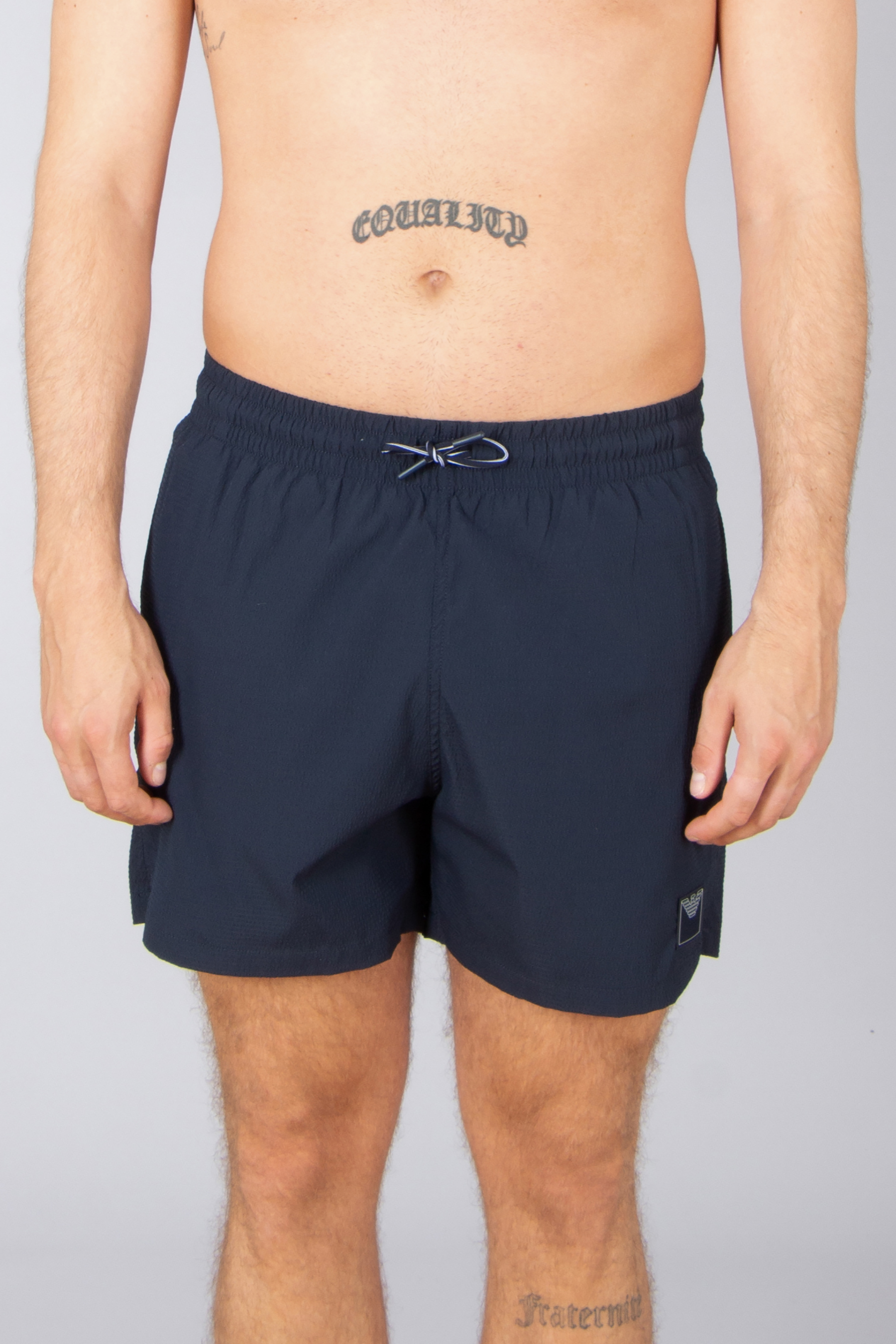 Bekleidung, Kurze Hosen, Person, Haut, Tätowierung