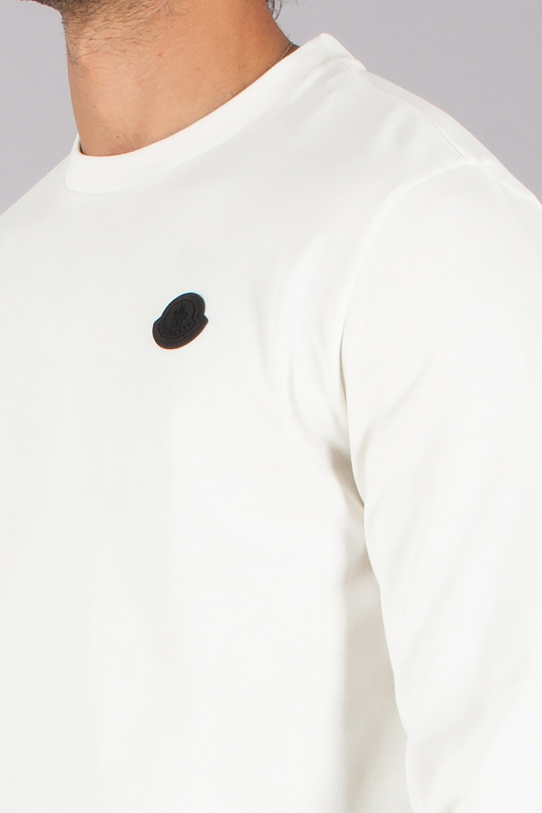 MONCLER Regular Fit Graphic Print Organic Cotton Jersey Long-Sleeve T-Shirt Langarm, Ärmel, T-shirt, Hemd, Person