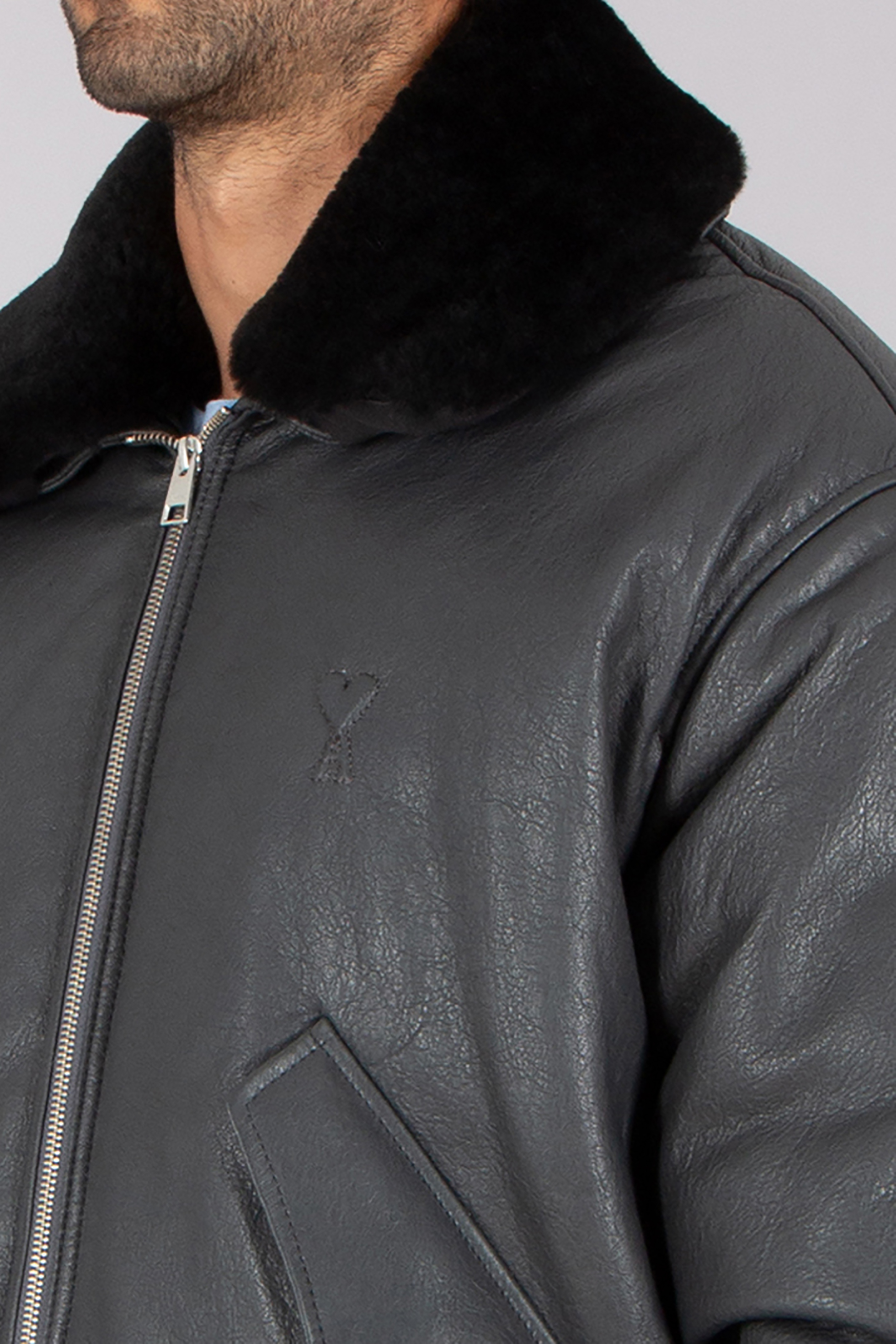 AMI PARIS Boxy Fit Padded Shearling Trim Lamb Leather Jacket Bekleidung, Mantel, Jacke