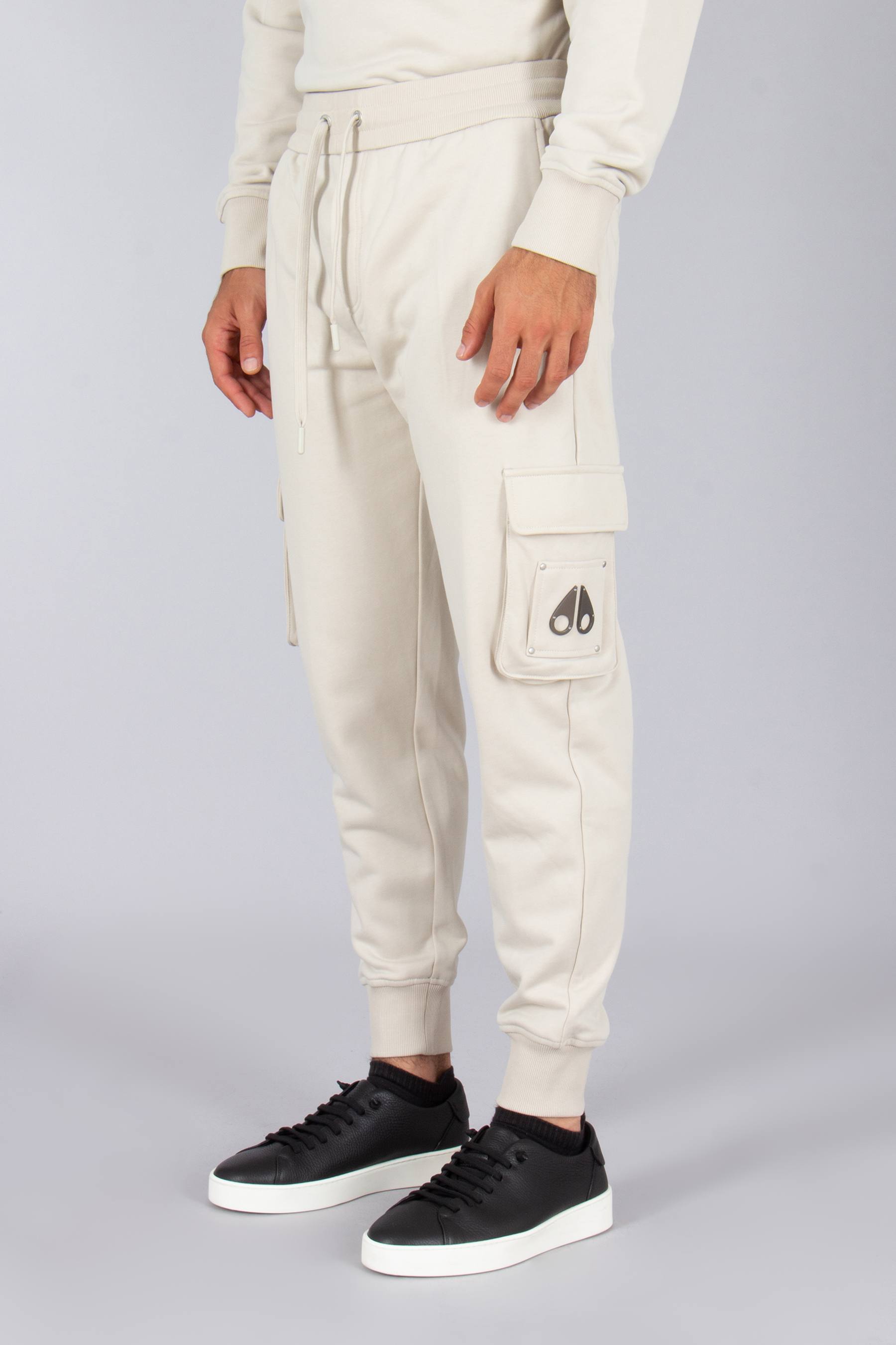 MOOSE KNUCKLES Regular Fit Cotton French Terry Sweatpants Hartsfield Cargo Jogger Hosen, Schuh, Sneaker, Mann, Person