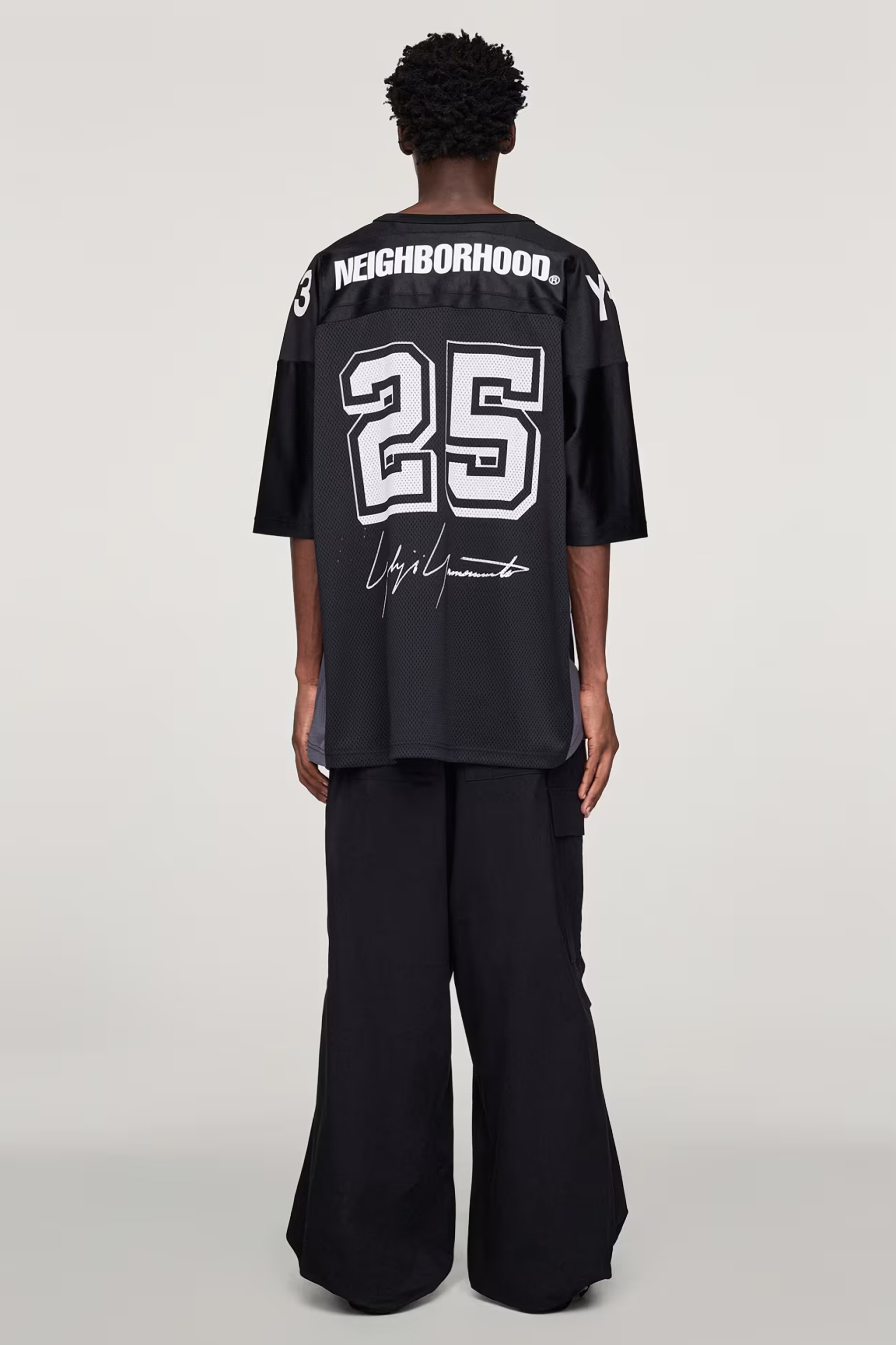 Bekleidung, Hemd, T-shirt, Person, Hosen