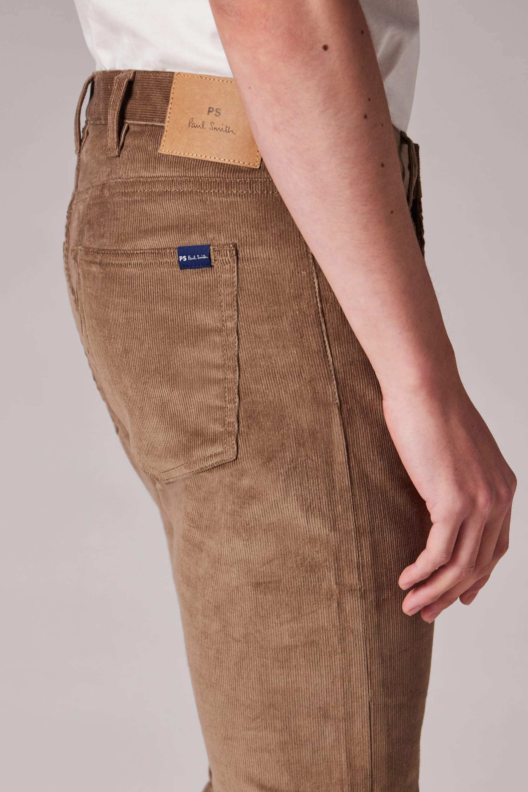 PAUL SMITH Tapered Fit Organic Cotton Stretch Corduroy Jeans Bekleidung, Hosen, Leinen, Khaki, Person