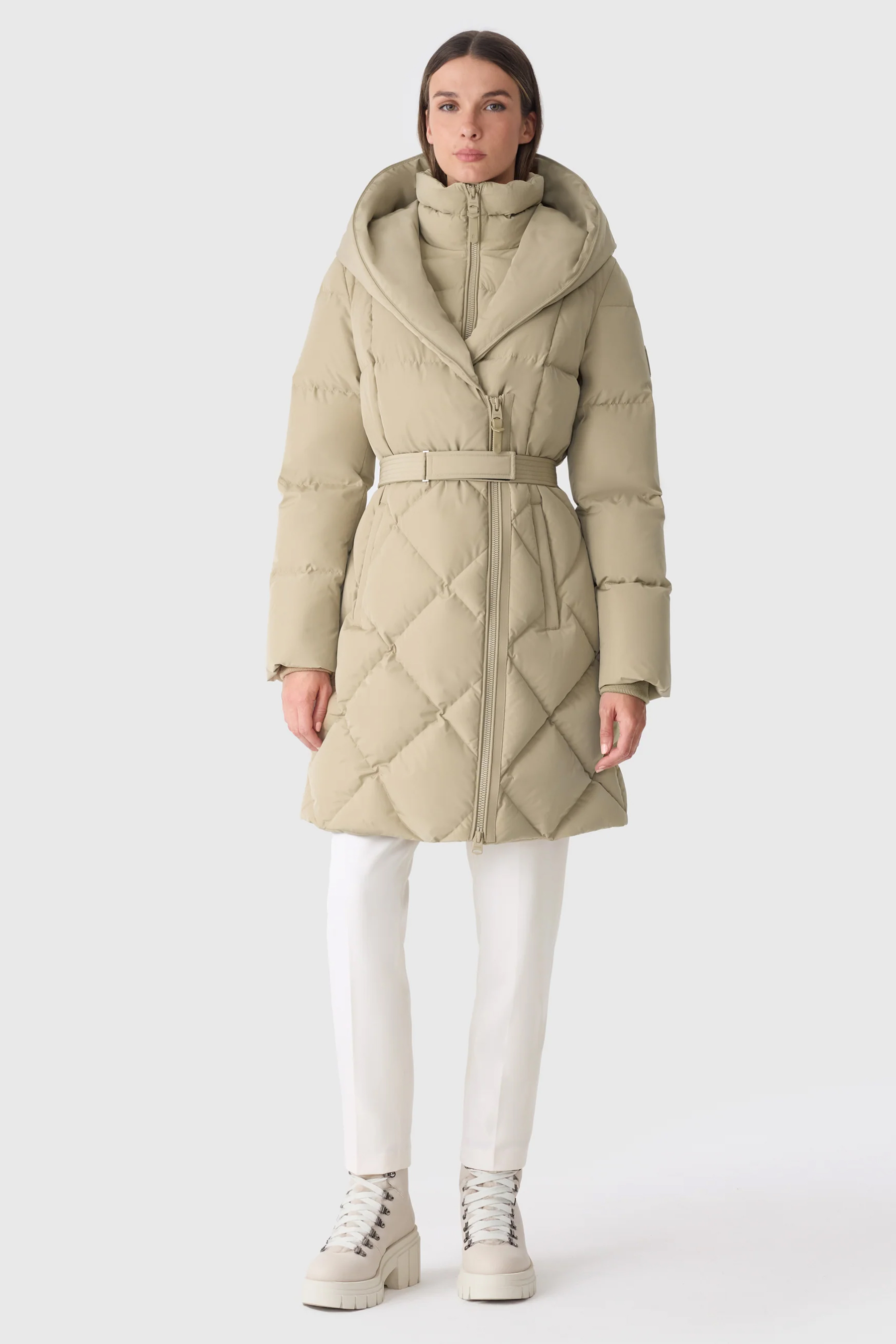 MACKAGE Fitted 2-in-1 Recycled Shell Down Coat Ayumi Bekleidung, Mantel, Person, Jacke