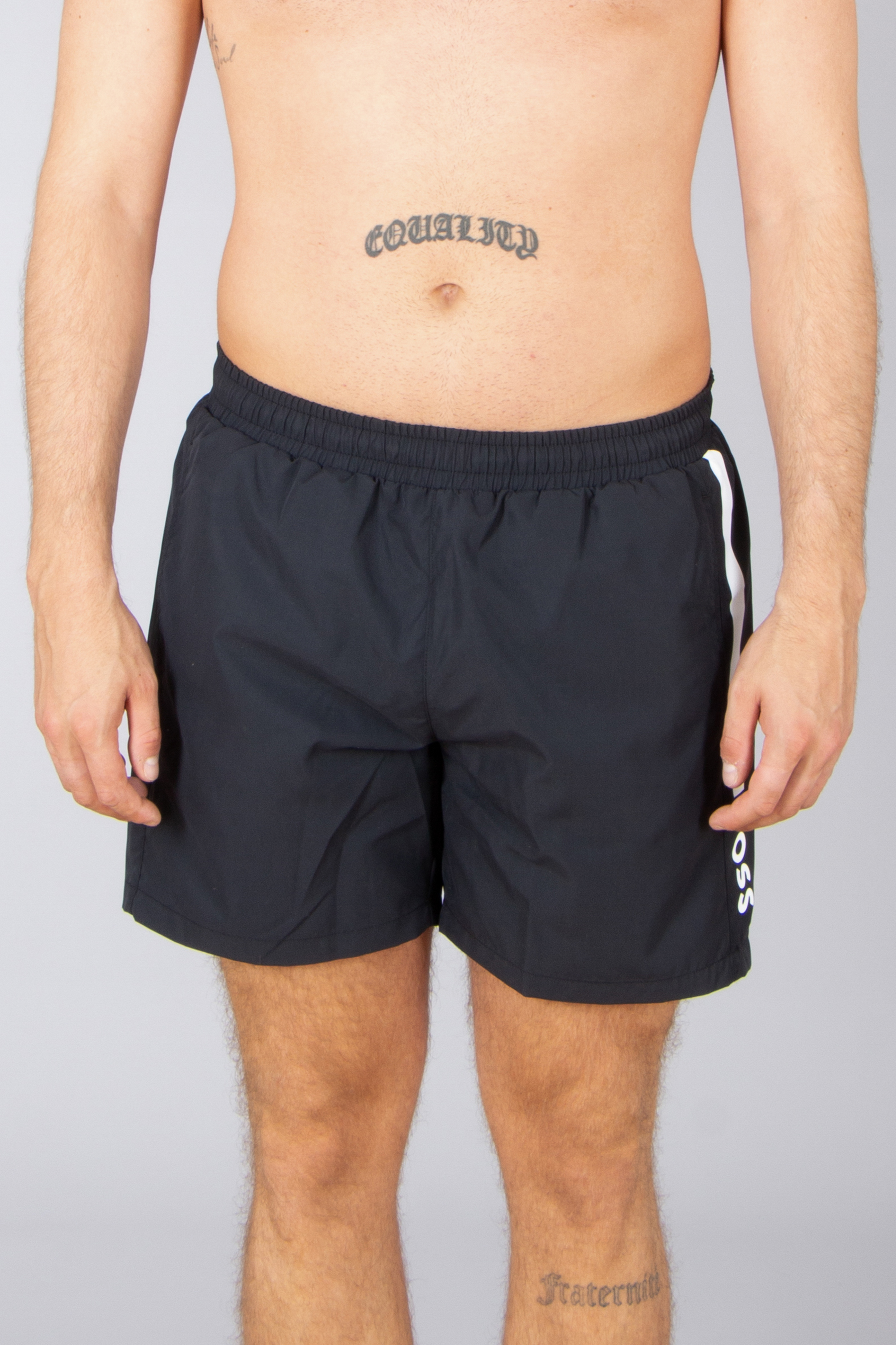Bekleidung, Kurze Hosen, Haut, Tätowierung, Badehose