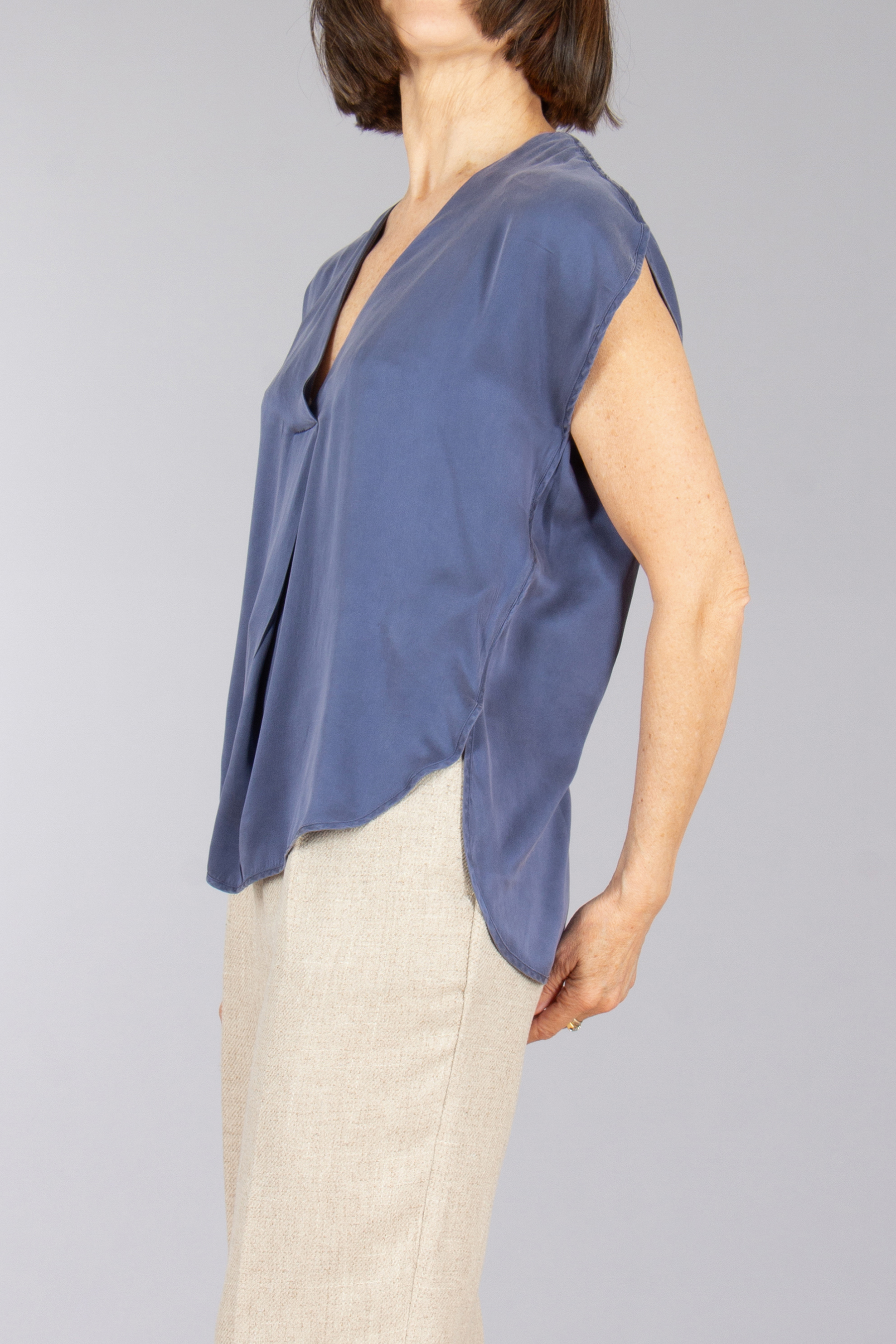 0039 ITALY Relaxed Fit Silk Sleeveless Blouse Peggy Bluse, Leinen, Erwachsener, Person, Frau