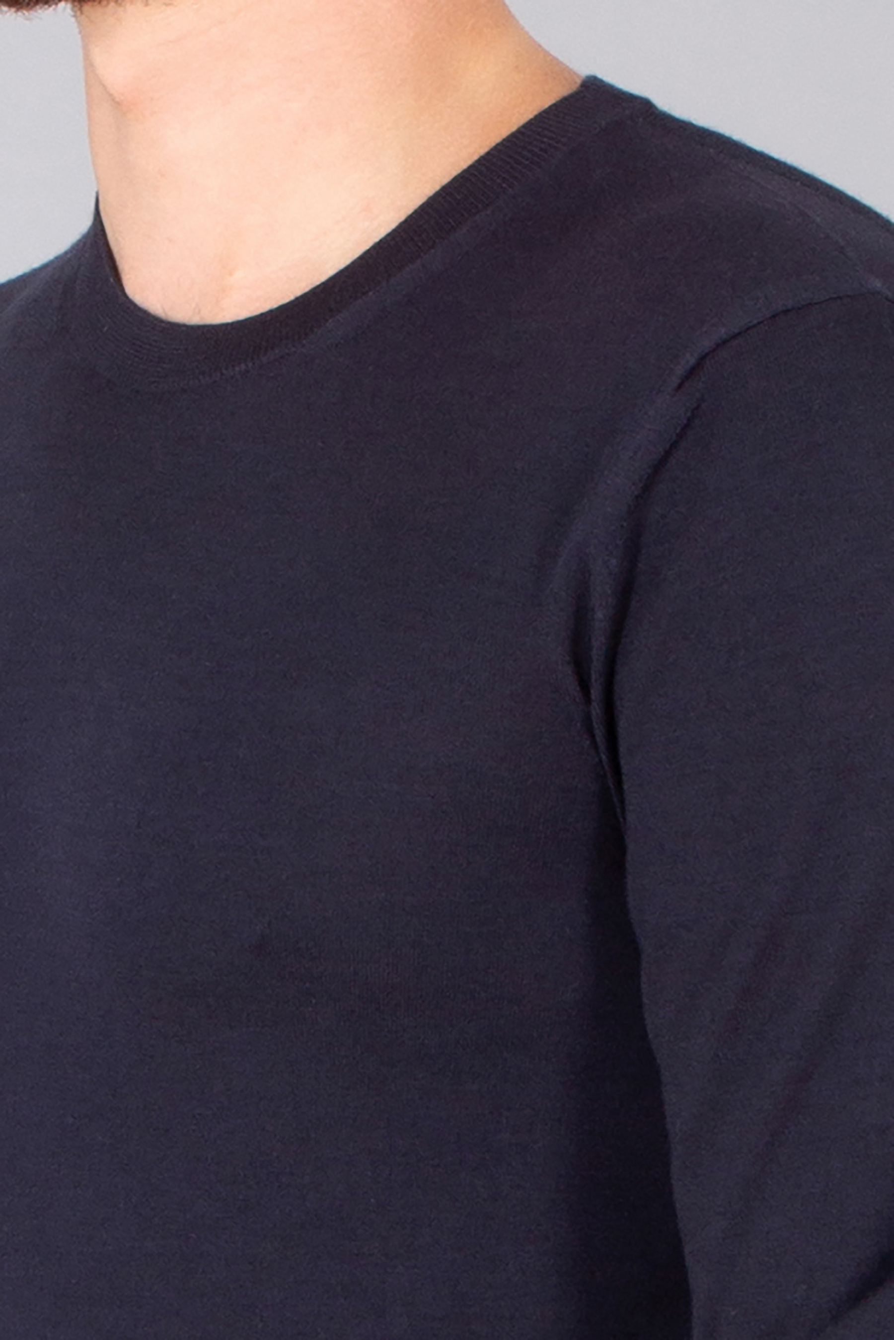 TOM FORD Regular Fit Fine Gauge Pure Wool Crew Neck Sweater Bekleidung, Langarm, Ärmel, T-shirt, Person