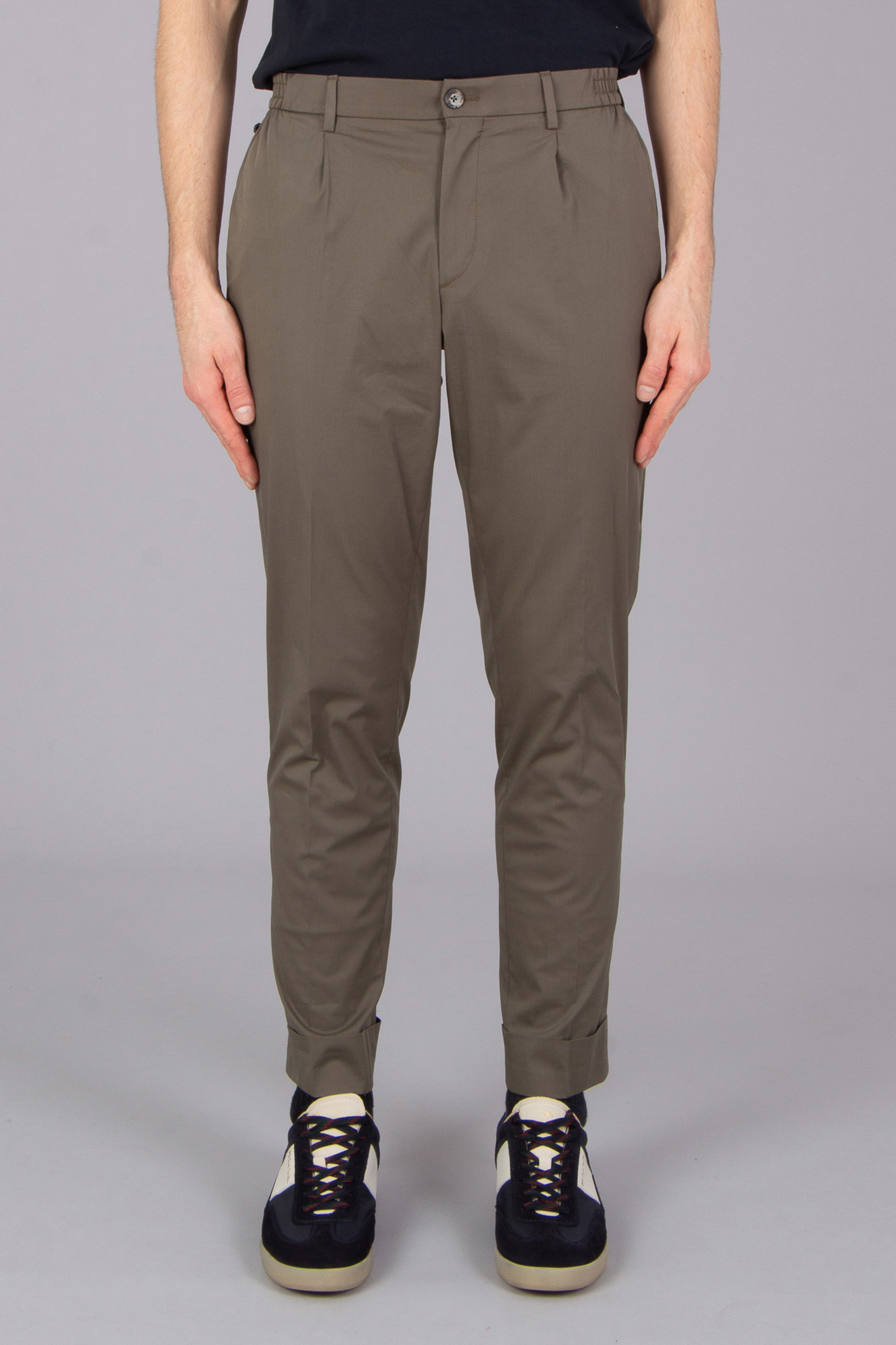 GTA Comfort Fit Stretch Cotton-Nylon Blend Pleated Pants Dennis