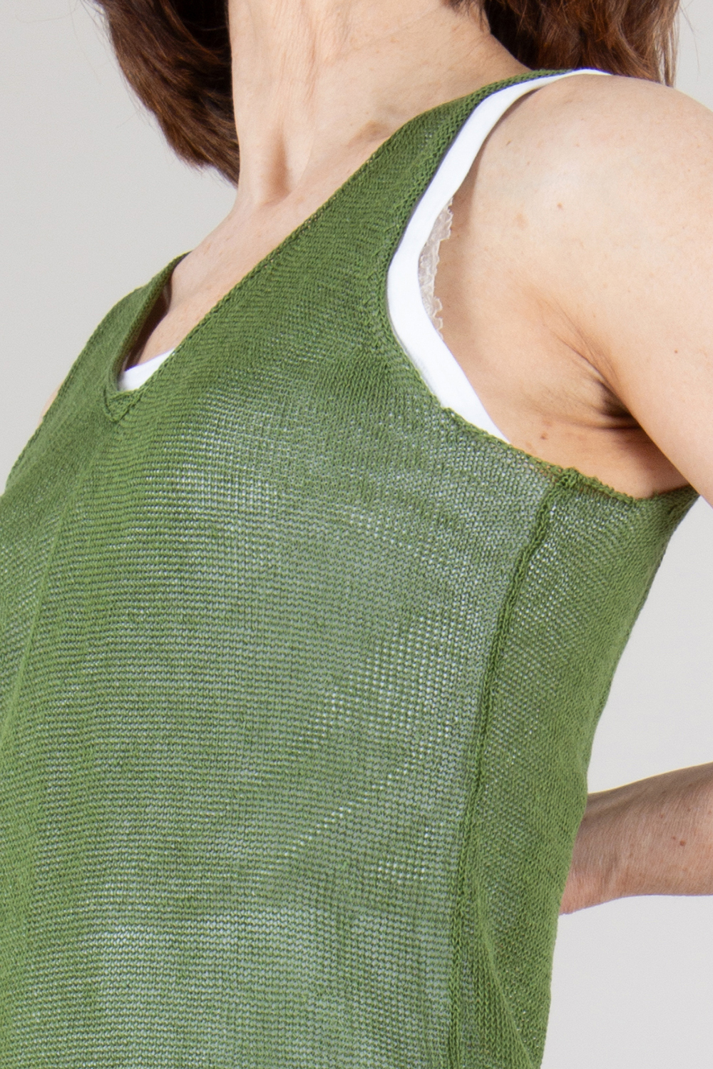 0039 ITALY Knitted Sleeveless Top Ellen