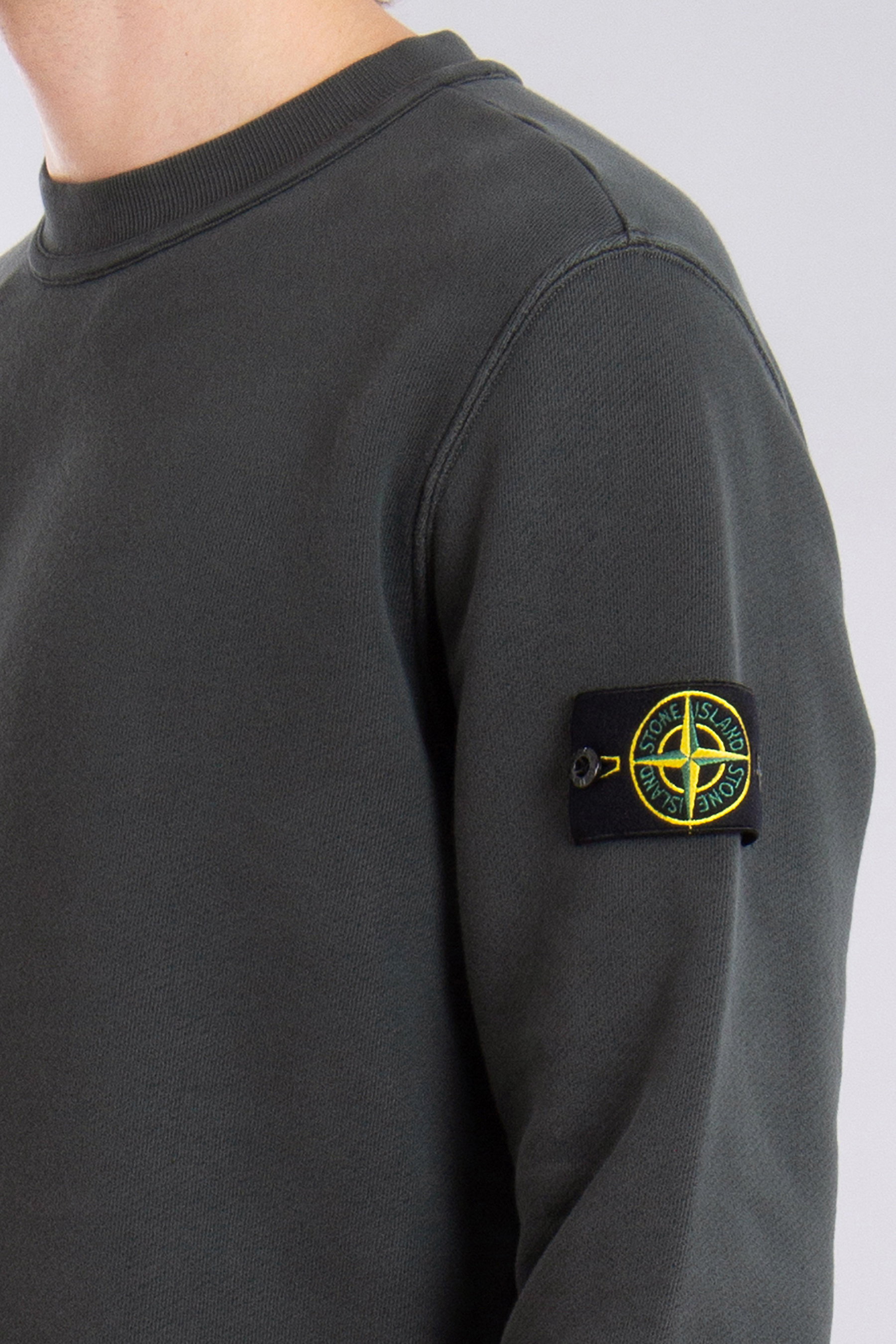 STONE ISLAND 'Old' Effect Organic Cotton Diagonal Fleece Sweatshirt STONE ISLAND 'Old' Effect Organic Cotton Diagonal Fleece Sweatshirt