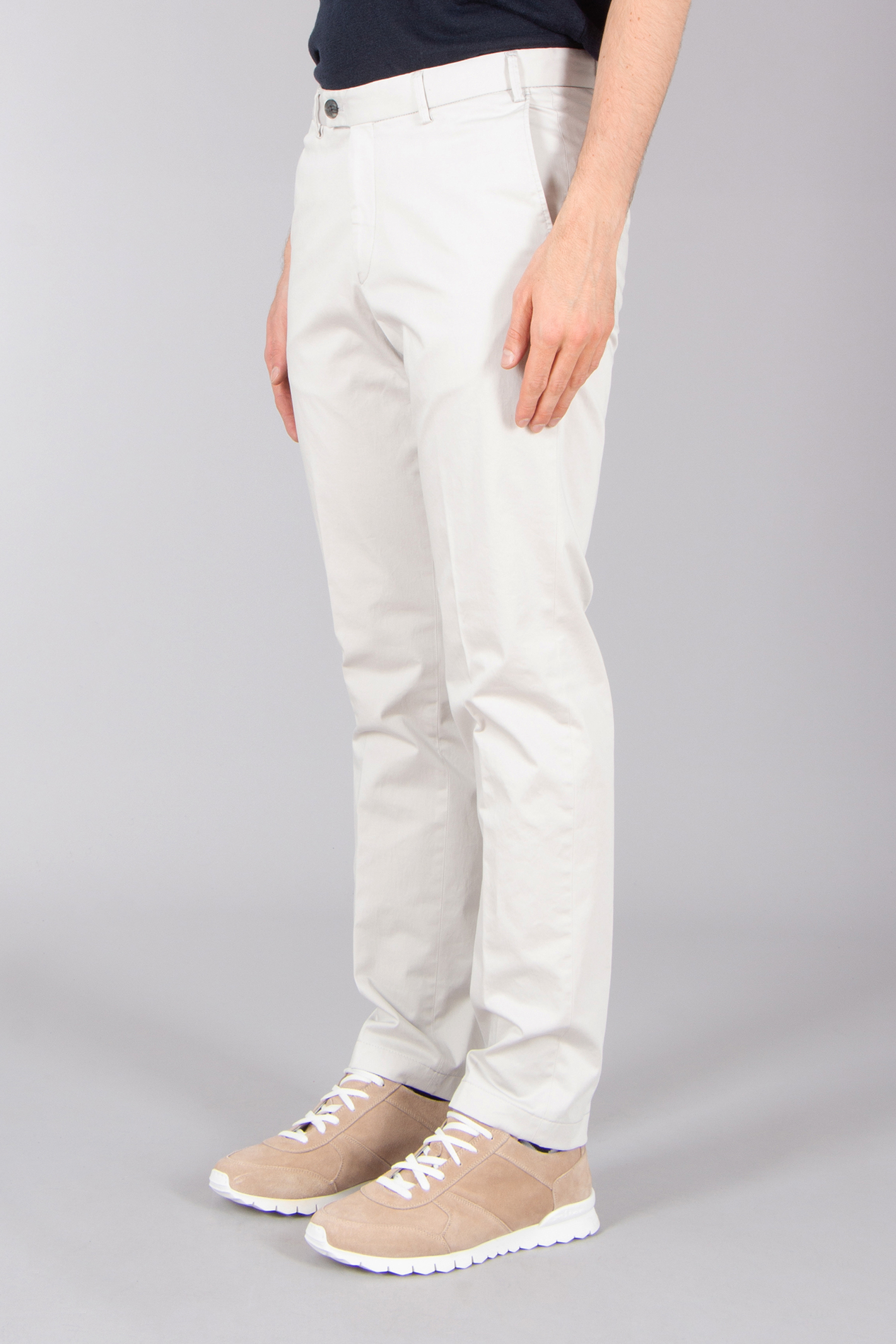Hosen, Schuh, Sneaker, Leinen, Person
