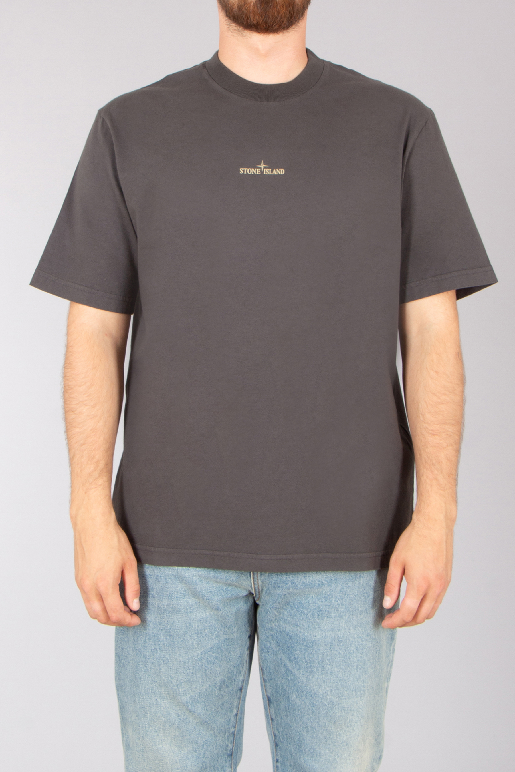 T-shirt, Jeans, Erwachsener, Mann, Person