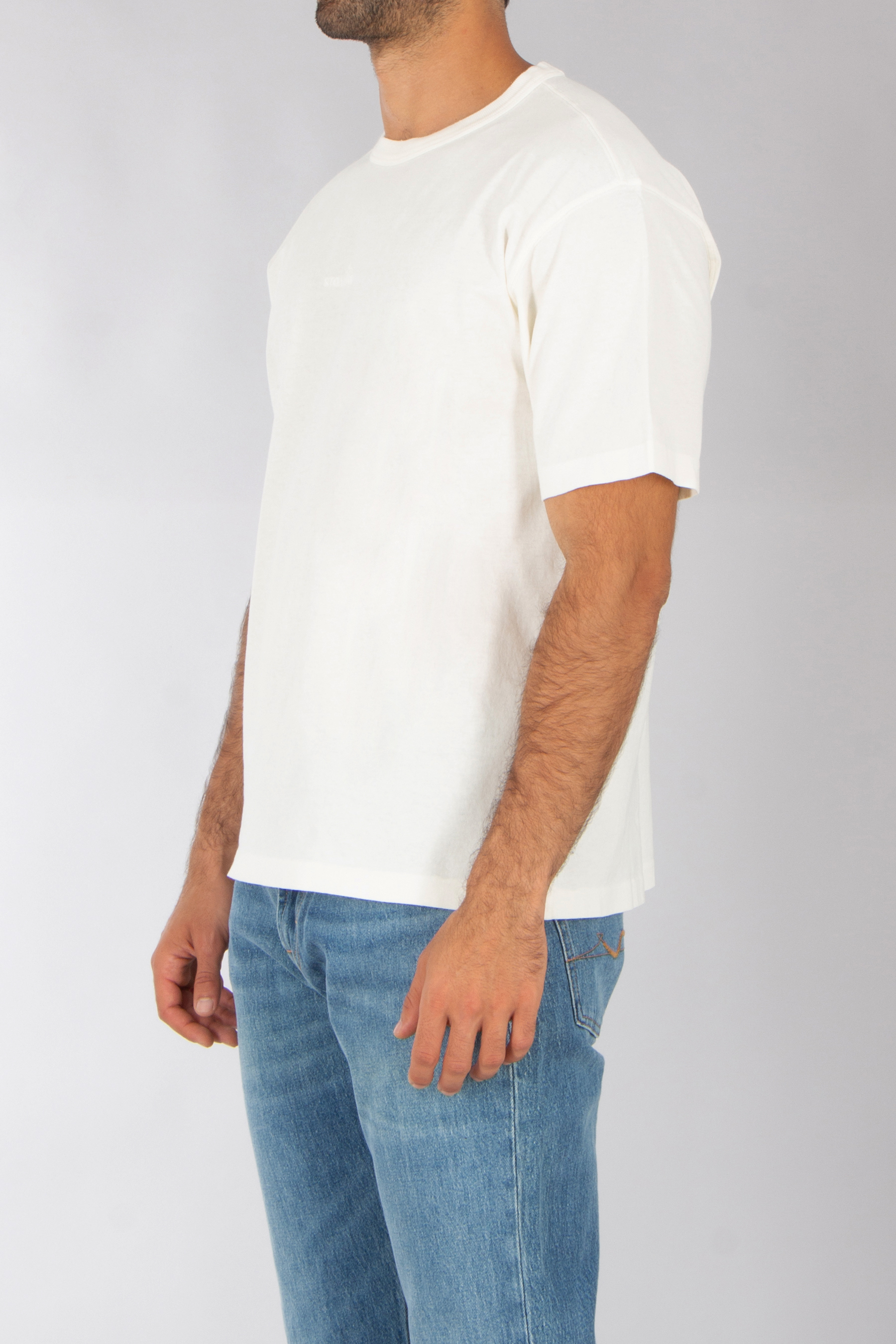 T-shirt, Jeans, Erwachsener, Mann, Person