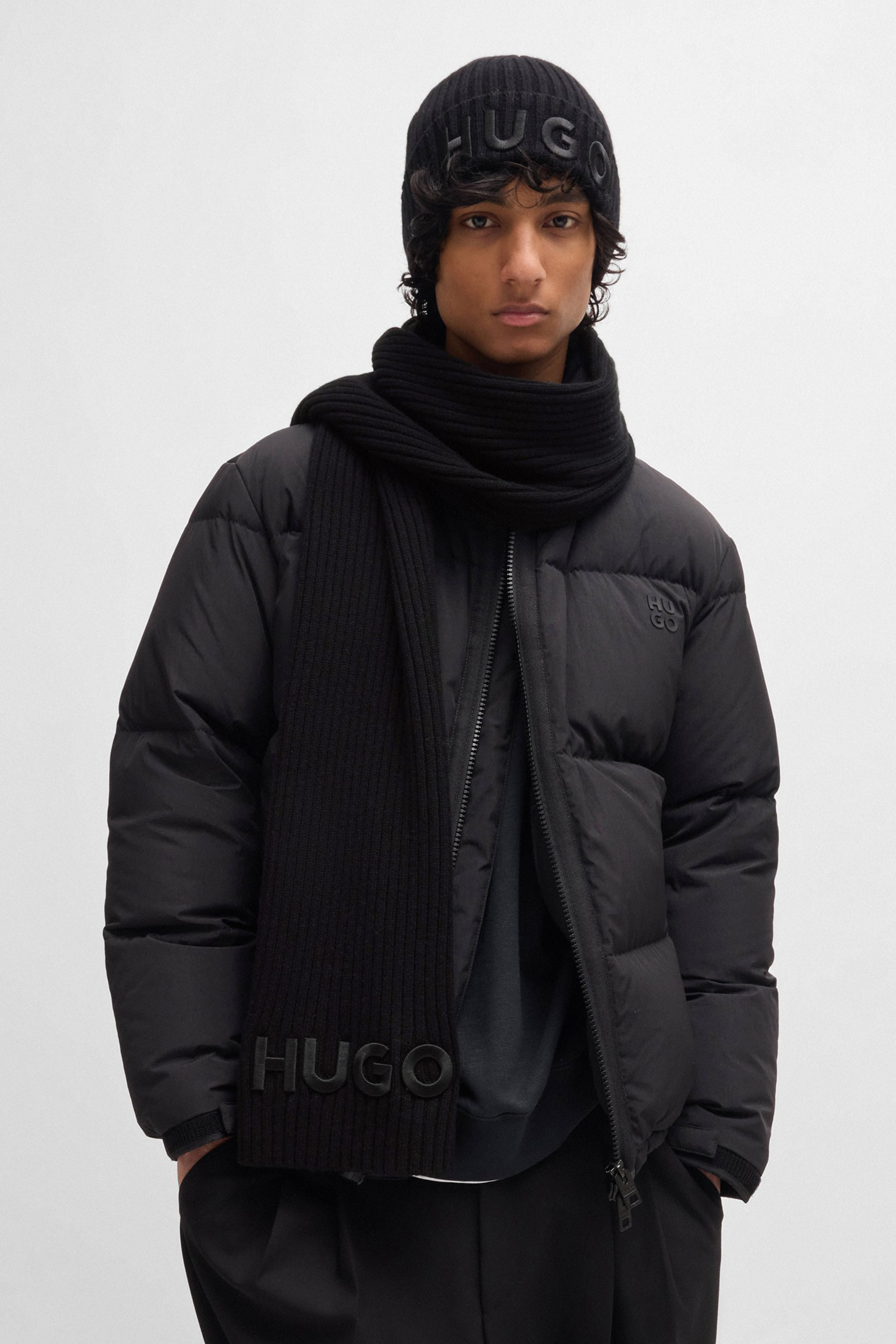HUGO Embroidered Ribbed Virgin Wool Scarf Zunio HUGO Embroidered Ribbed Virgin Wool Scarf Zunio