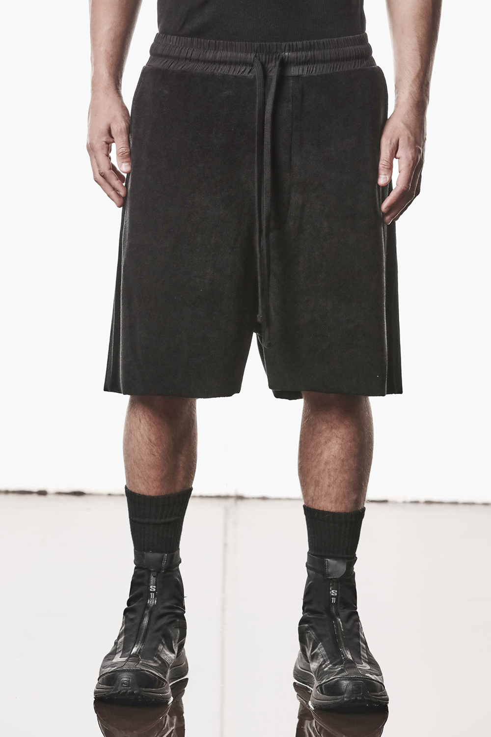 Bekleidung, Kurze Hosen, Rock, Person, Schuh