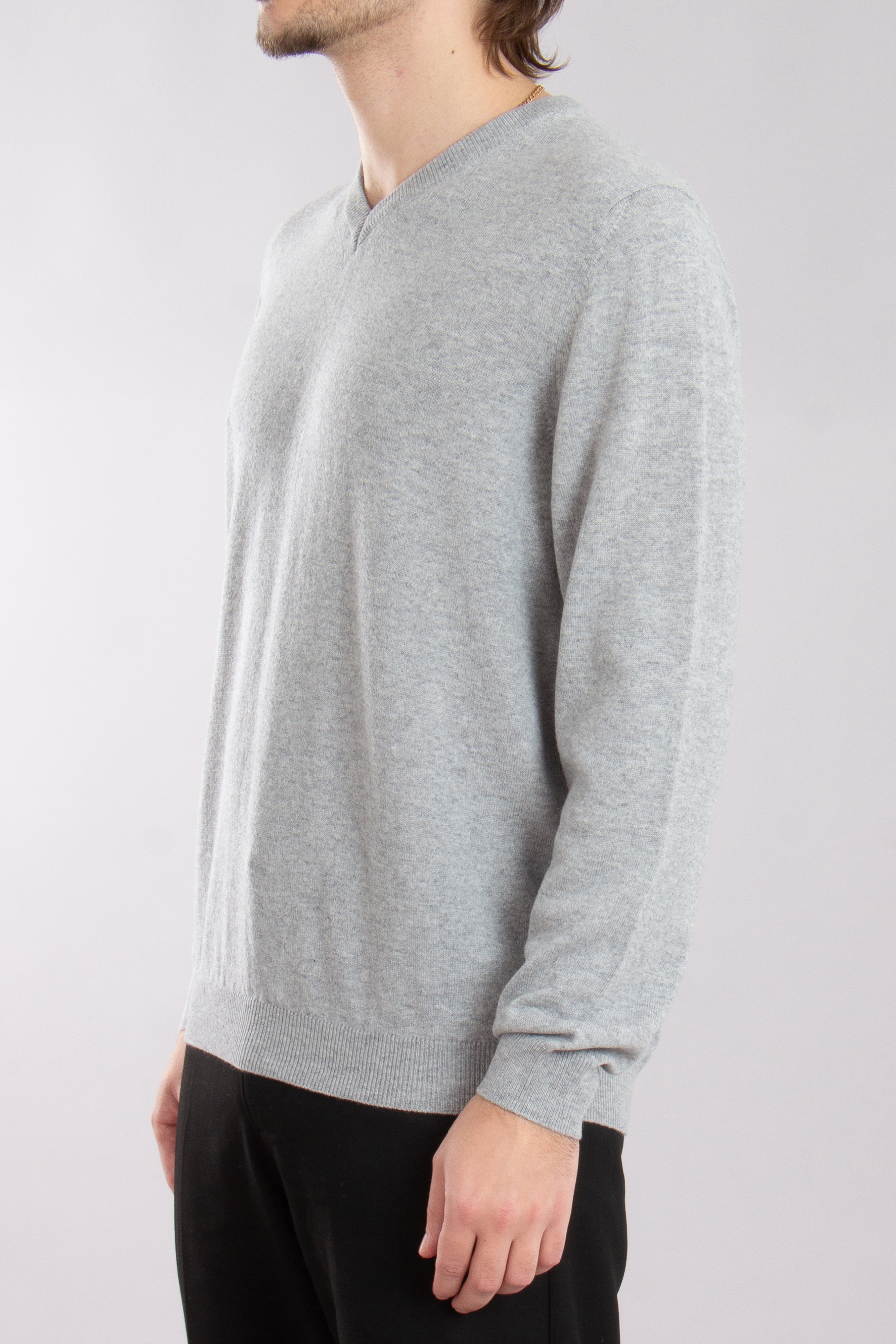 AIDA BARNI Cashmere V-Neck Sweater AIDA BARNI Cashmere V-Neck Sweater