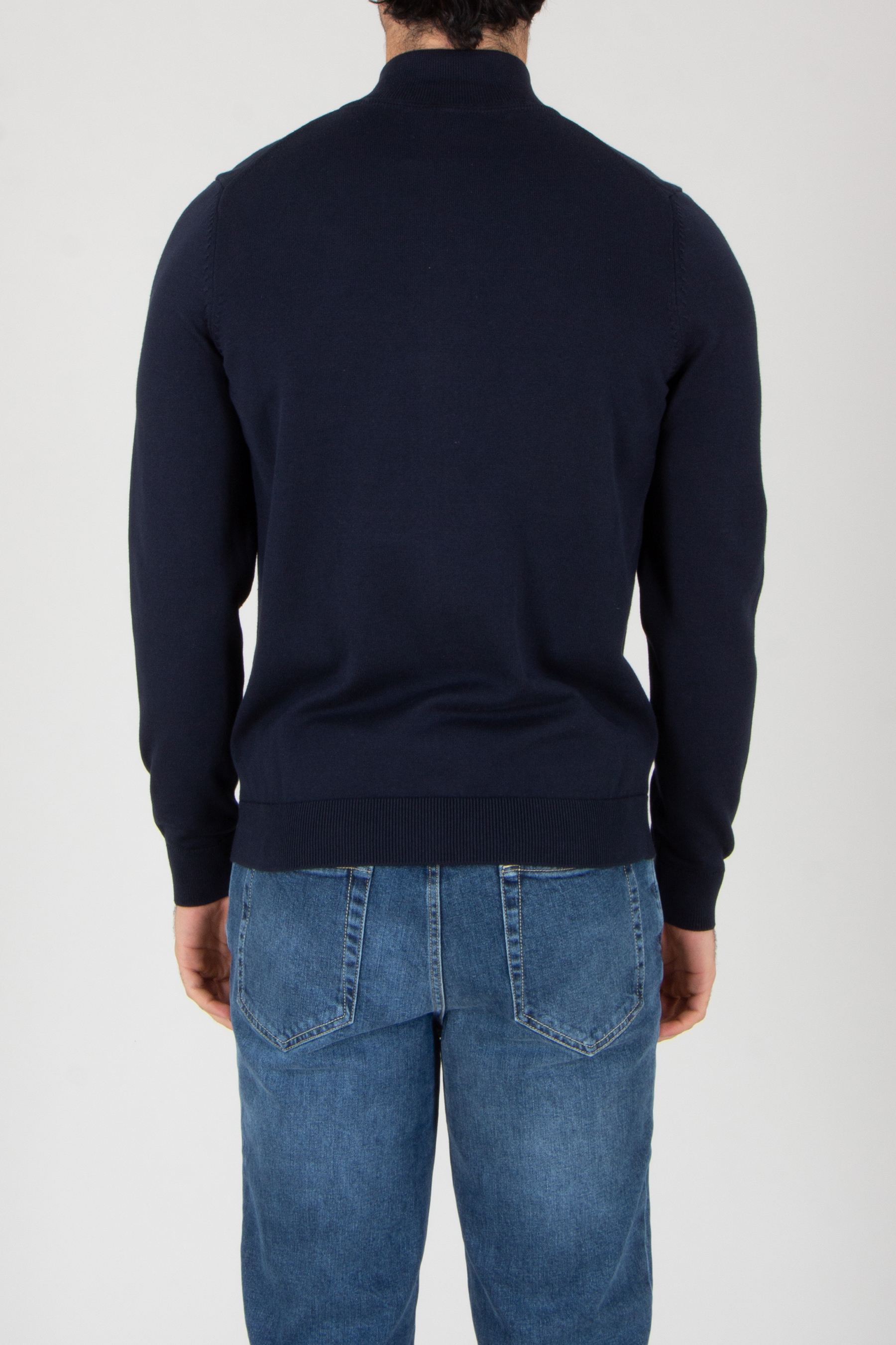 Strickwaren, Pullover, Hosen, Jeanshose, Person