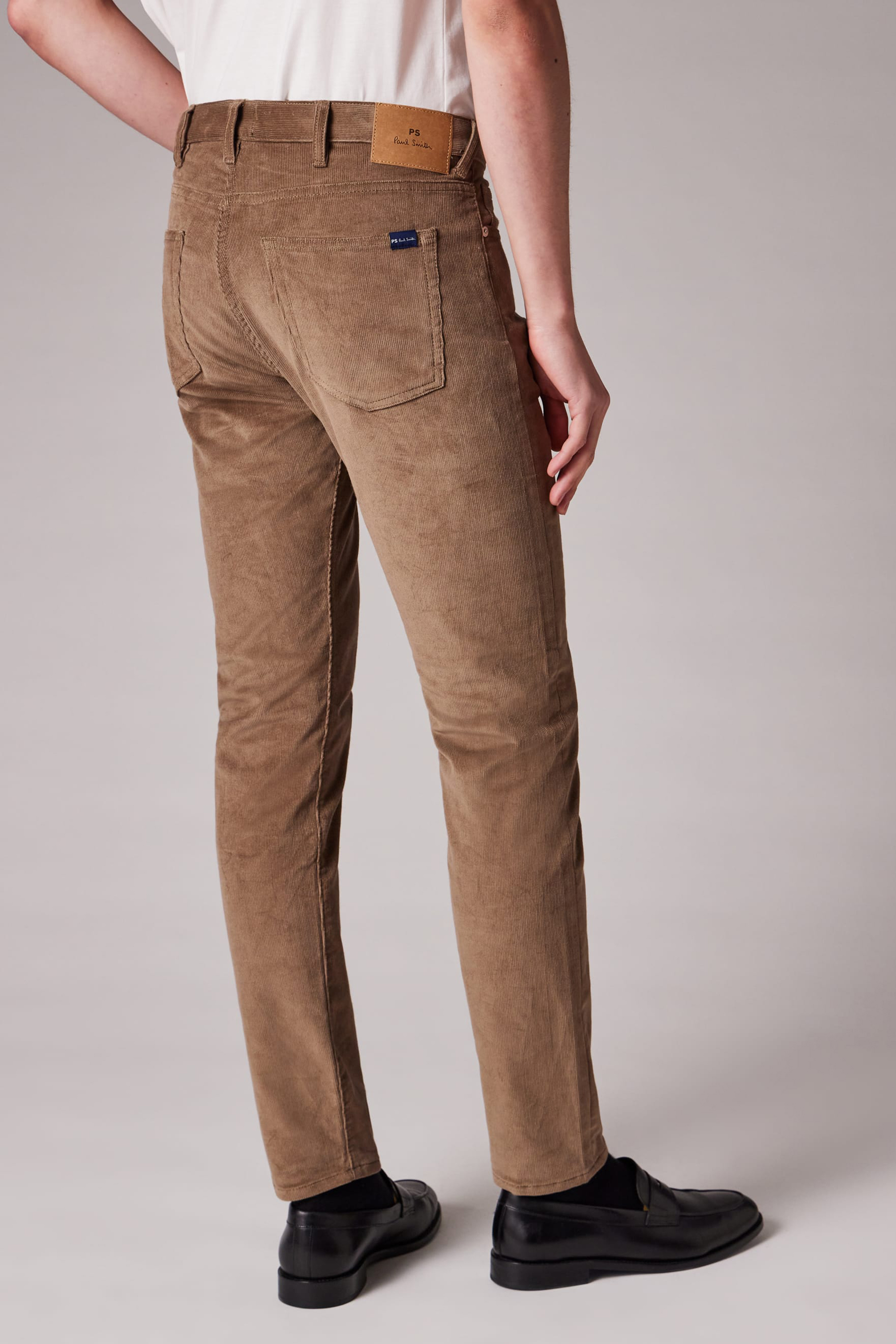 PAUL SMITH Tapered Fit Organic Cotton Stretch Corduroy Jeans Bekleidung, Hosen, Khaki