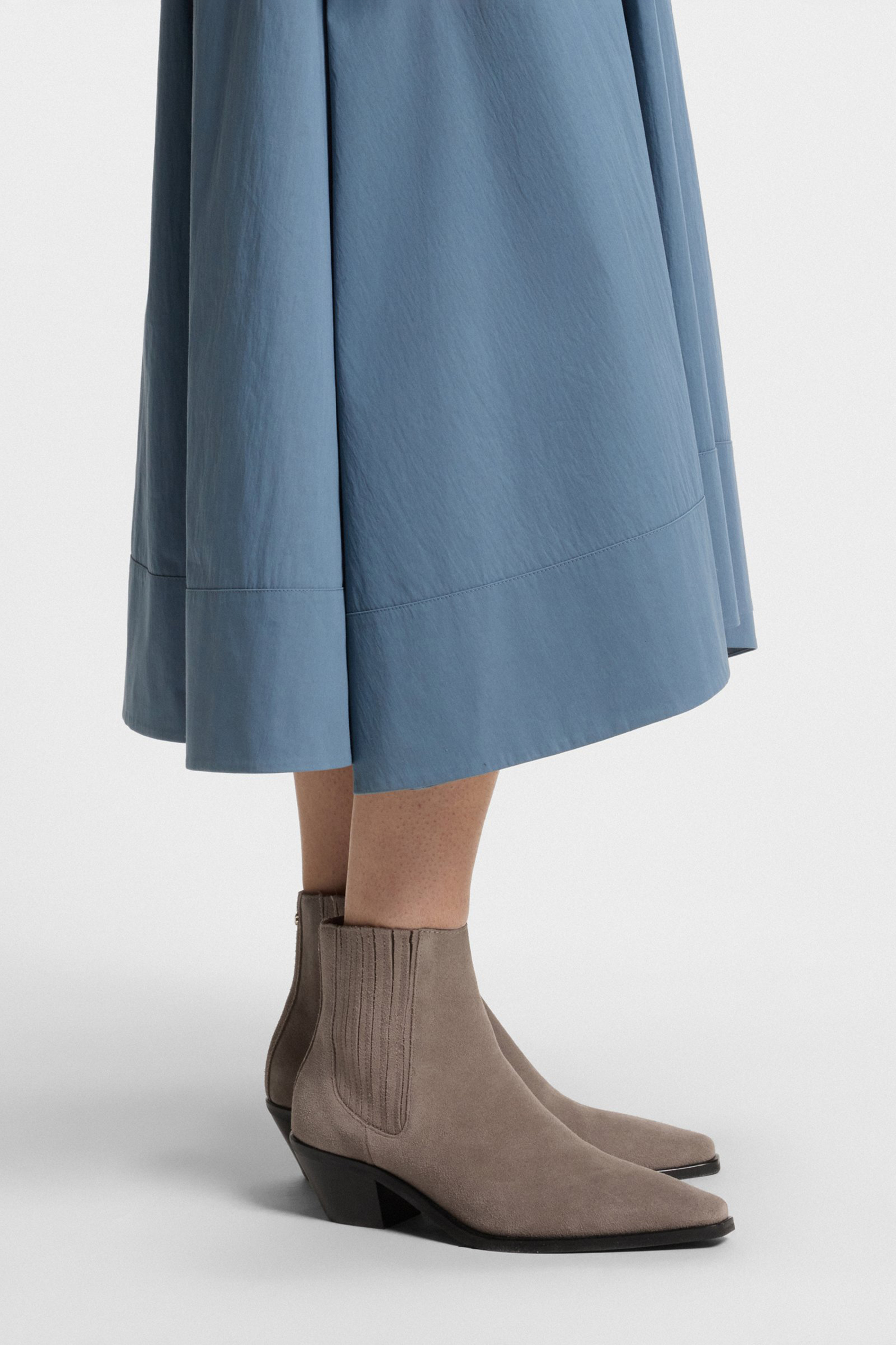 Schuhwerk, Schuh, Person, Hoher Absatz, Rock