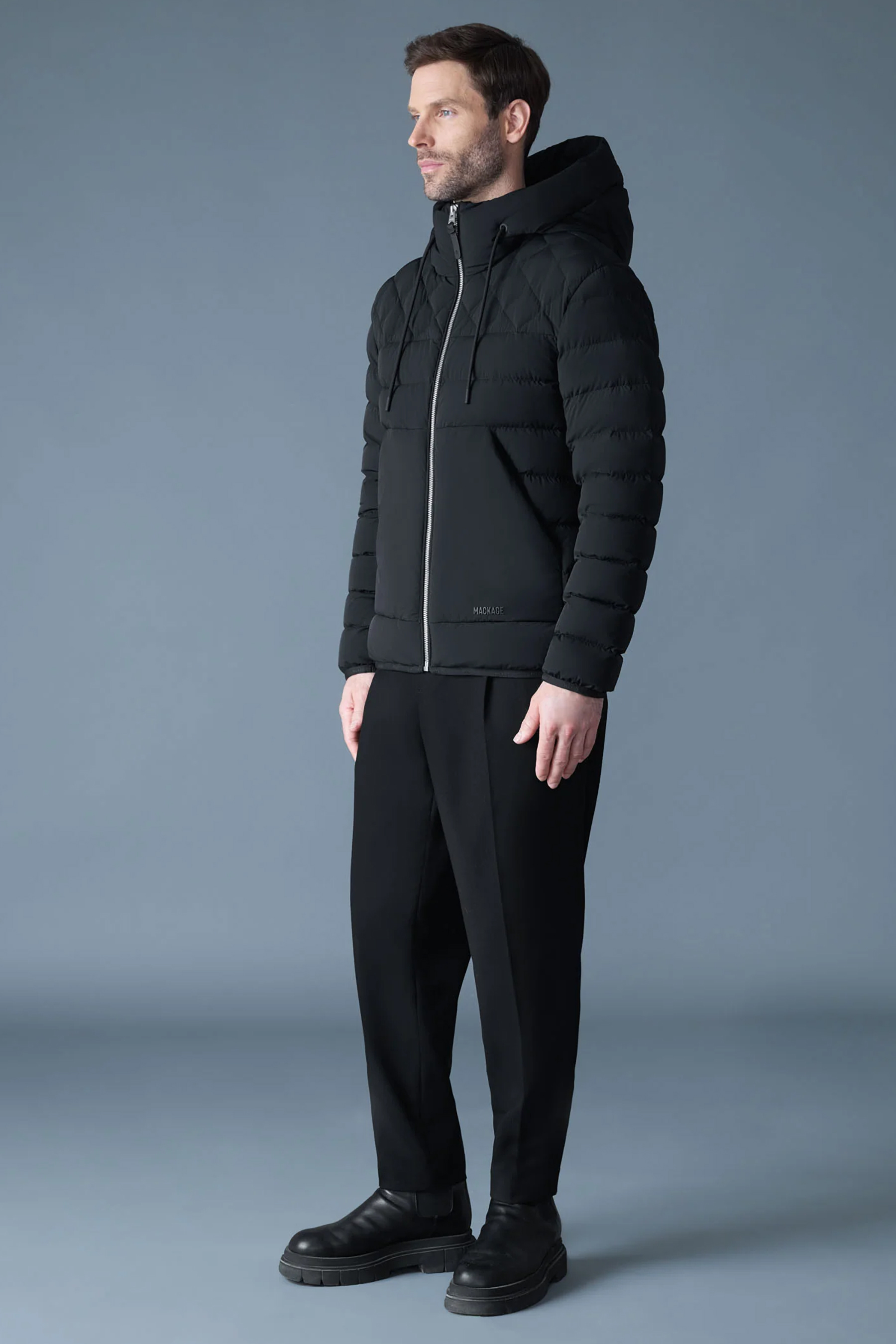 MACKAGE Regular Fit Recycled Nylon Stretch Down Jacket Bergen Mantel, Person, Stehend, Jacke, Mann