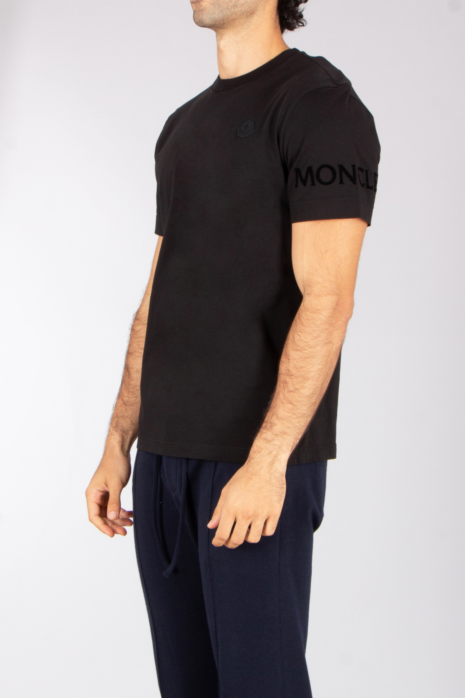 MONCLER Regular Fit Flock Print Organic Cotton Jersey T-Shirt T-shirt, Ärmel, Erwachsener, Mann, Person