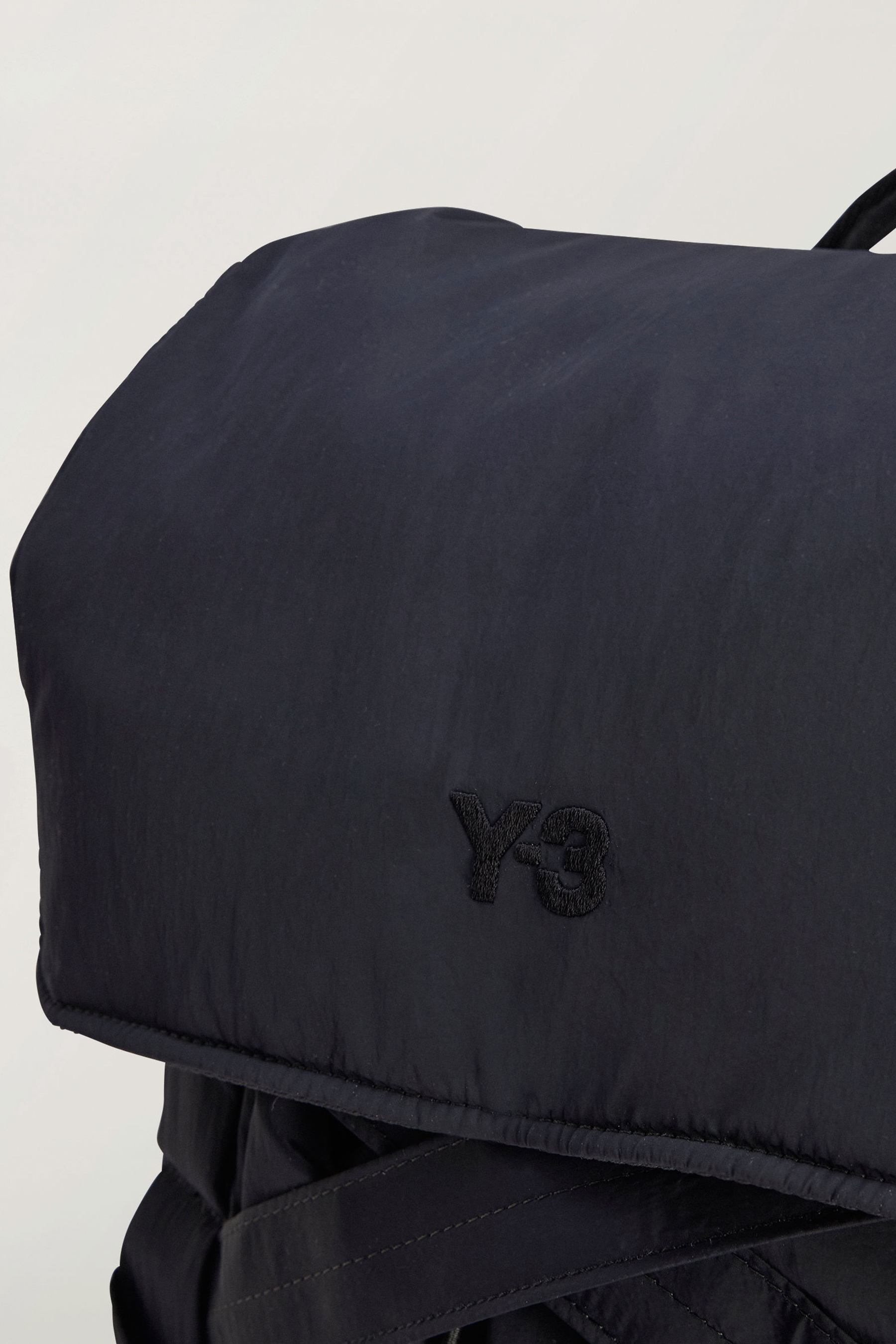 Y-3 Recycled Nylon Cinch Backpack Kissen, Dekoration für Zuhause, Tasche