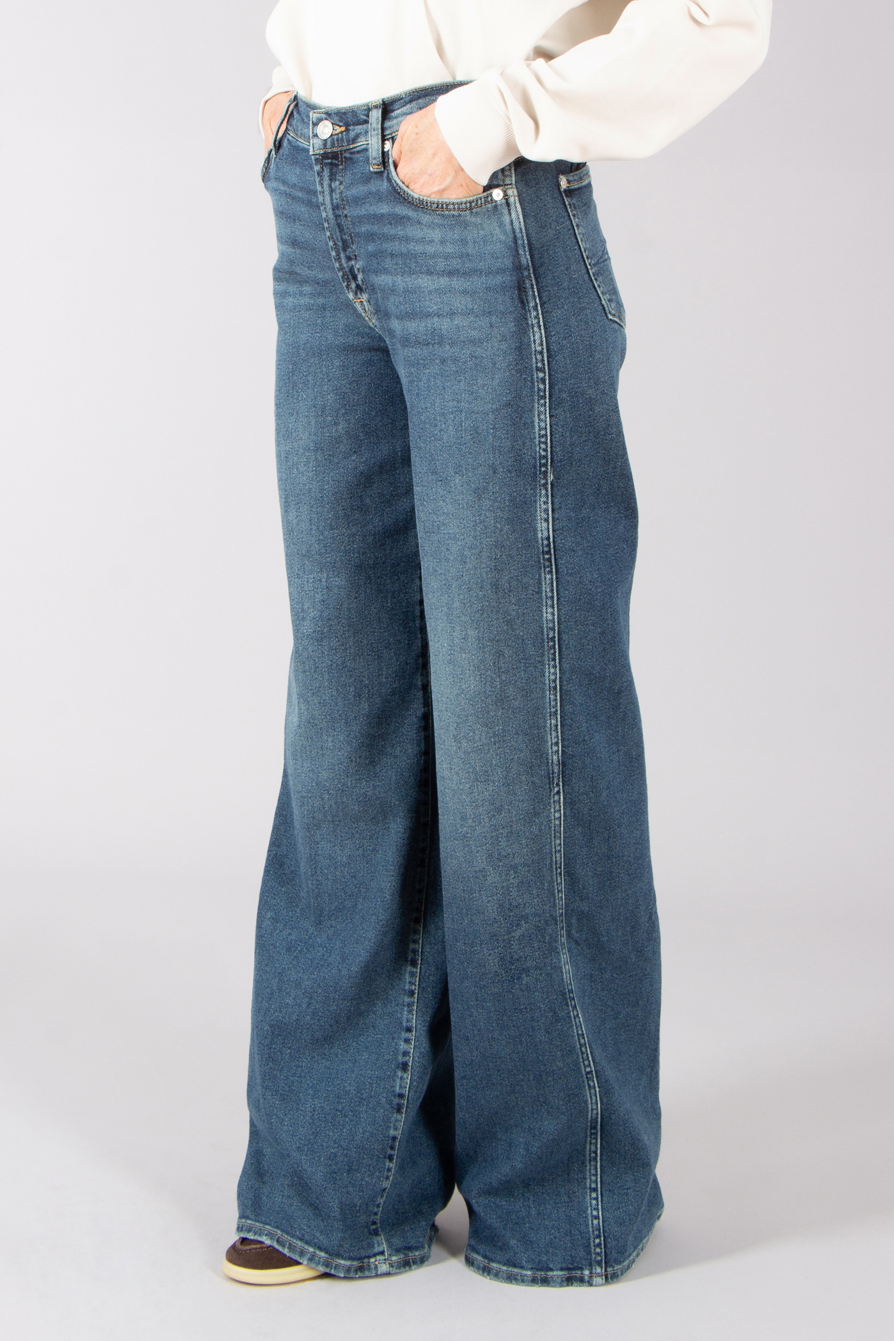 7 FOR ALL MANKIND Flared Luxe Vintage Denim Jeans Lotta