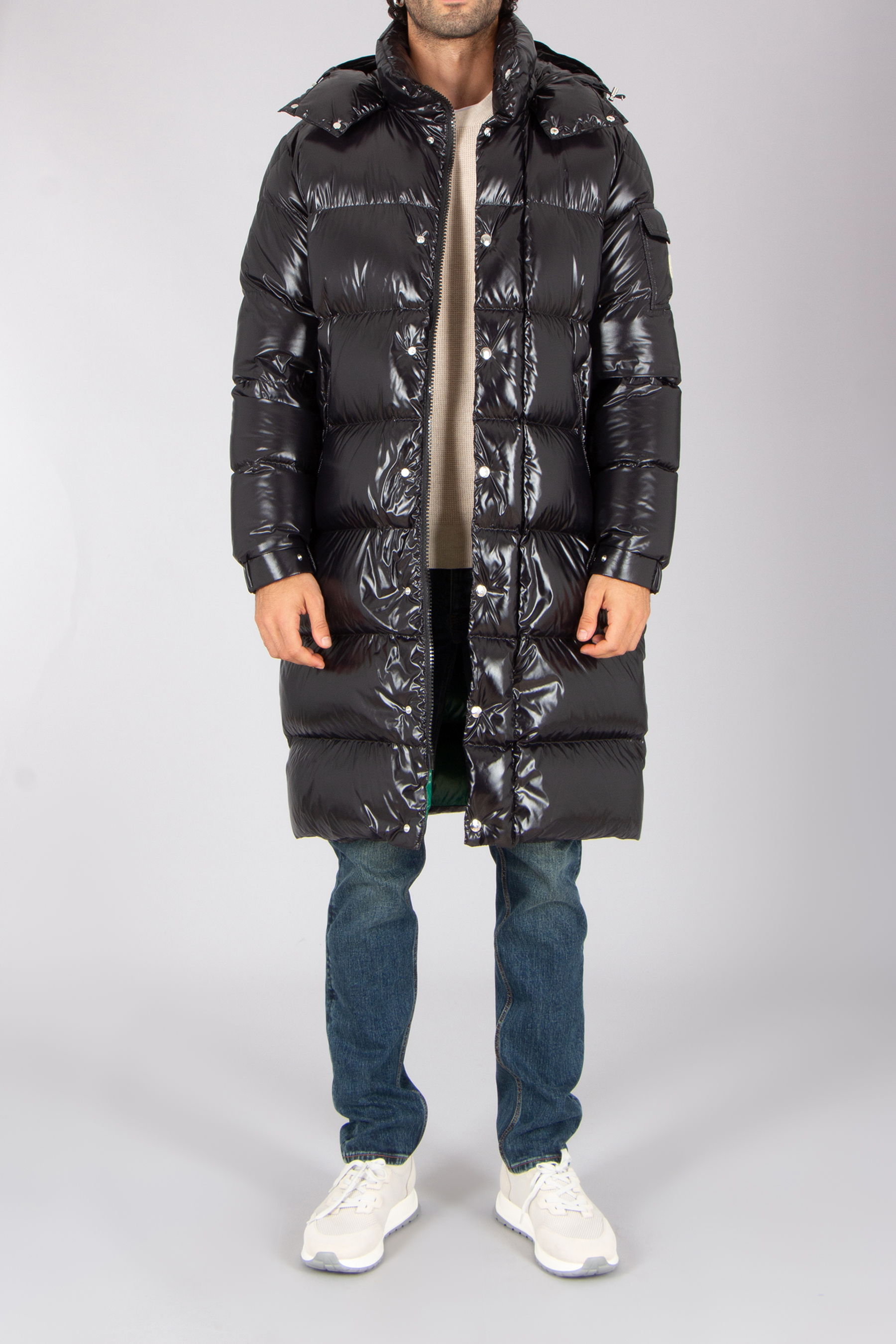 MONCLER Hanoverian Loose Fit Nylon Laqué Down Coat Bekleidung, Mantel, Jacke, Jeanshose