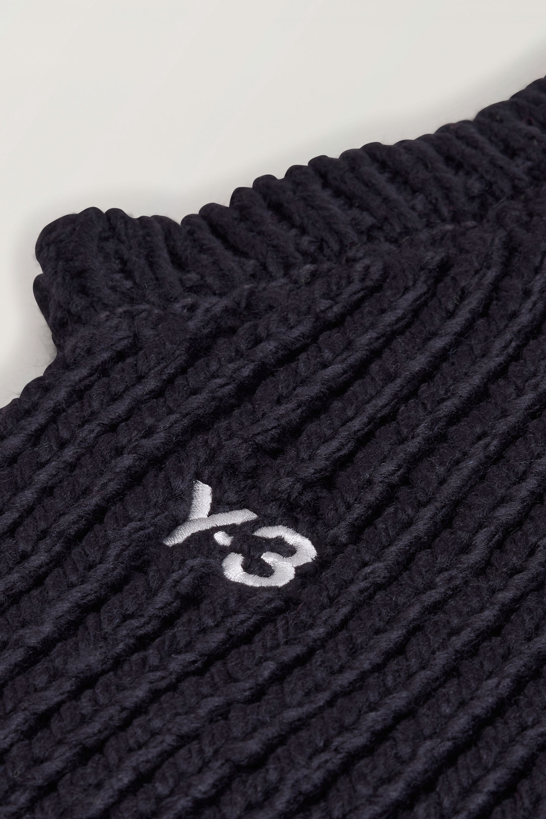 Y-3 Embroidered Ribbed Knit Hood Bekleidung, Strickwaren, Pullover, Halstuch