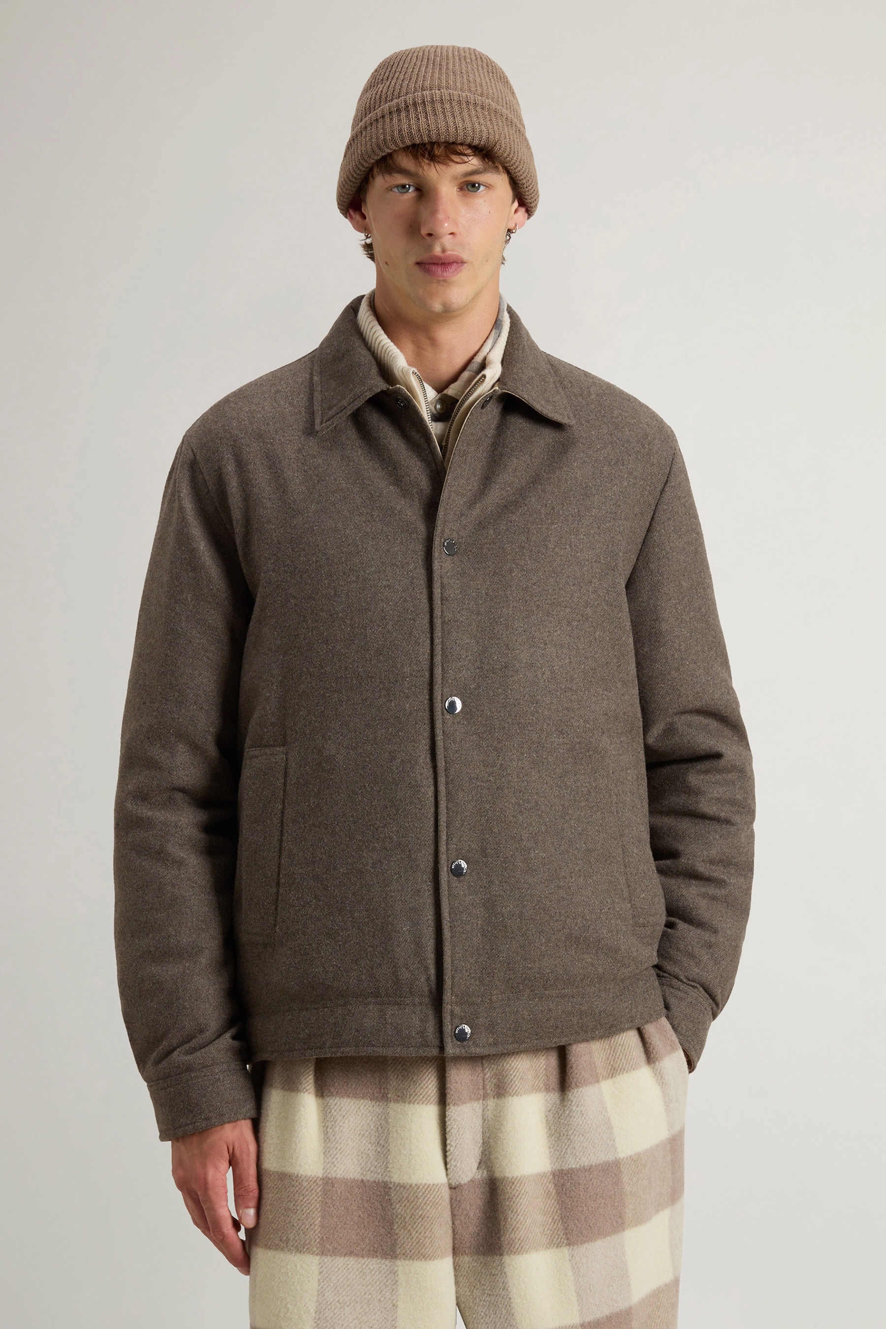 Mantel, Pullover, Jacke, Mütze, Person