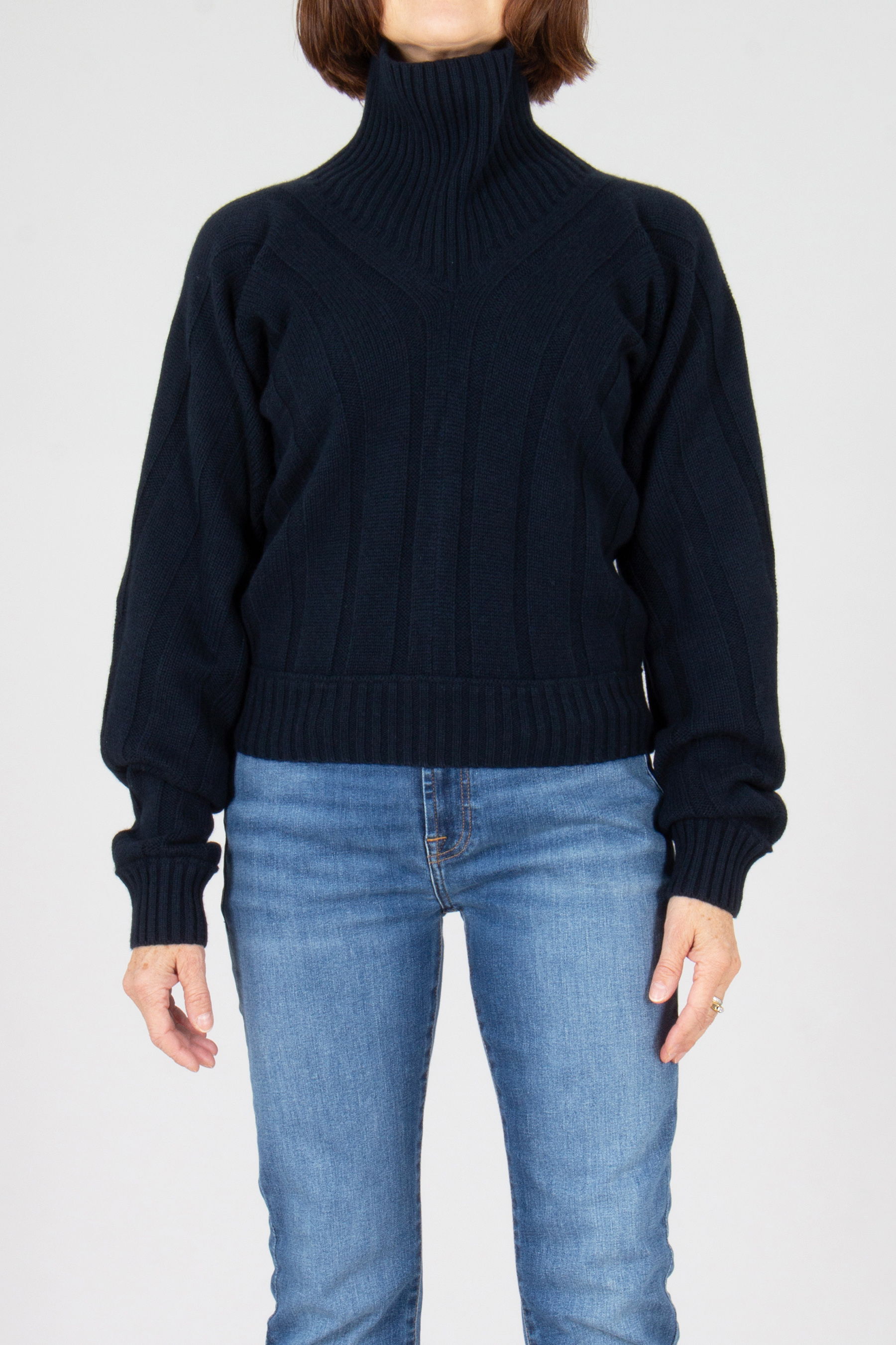 Strickwaren, Pullover, Jeanshose, Hosen, Person