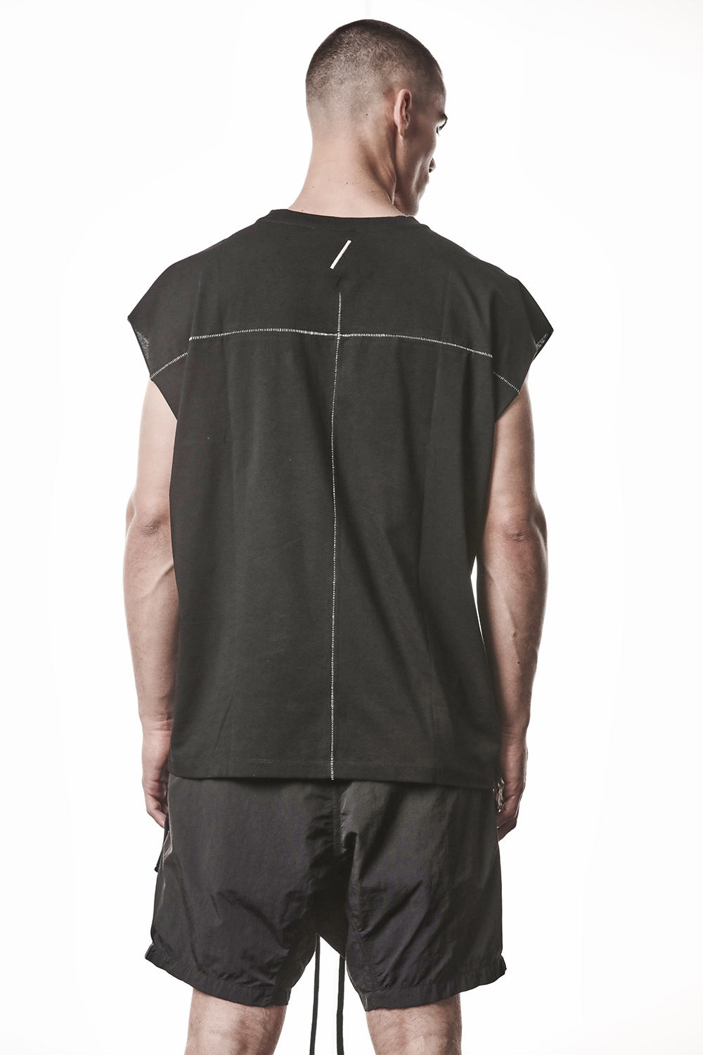 T-shirt, Kurze Hosen, Weste, Mann, Person