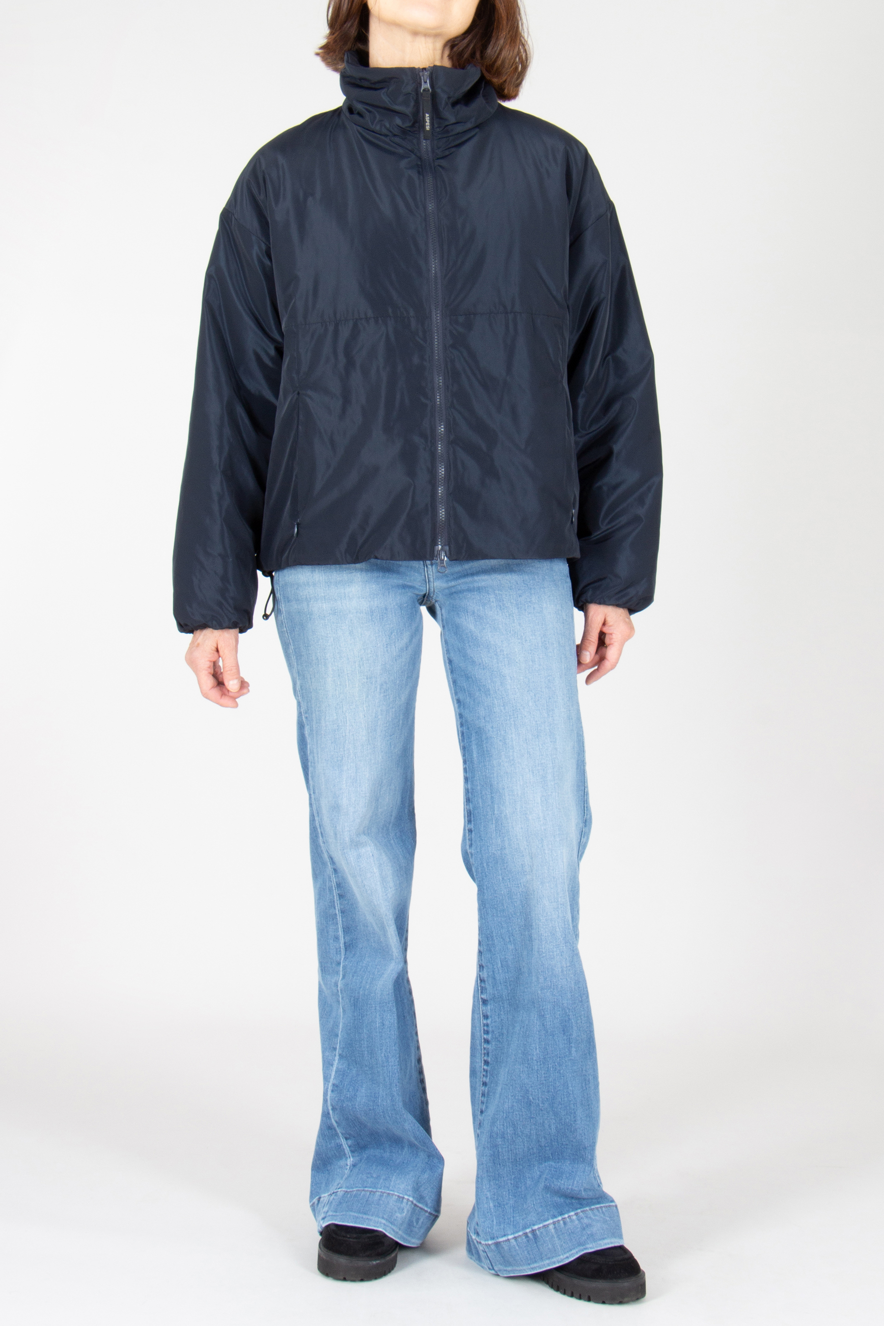 Mantel, Jacke, Jeans, Hosen, Person