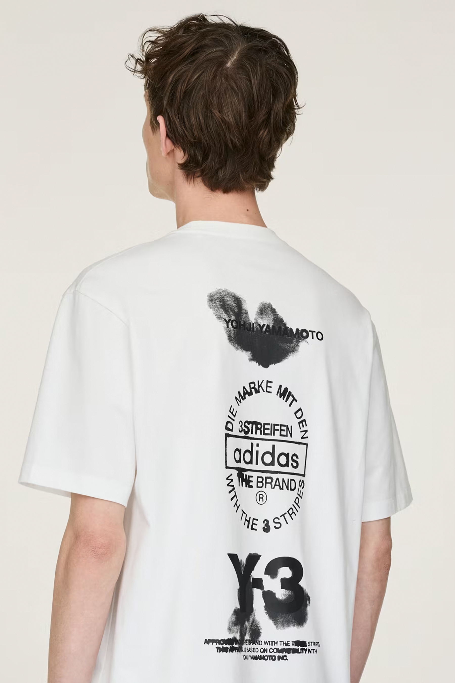 Y-3 Regular Fit Graphic Print Cotton Jersey T-Shirt Bekleidung, T-shirt, Person