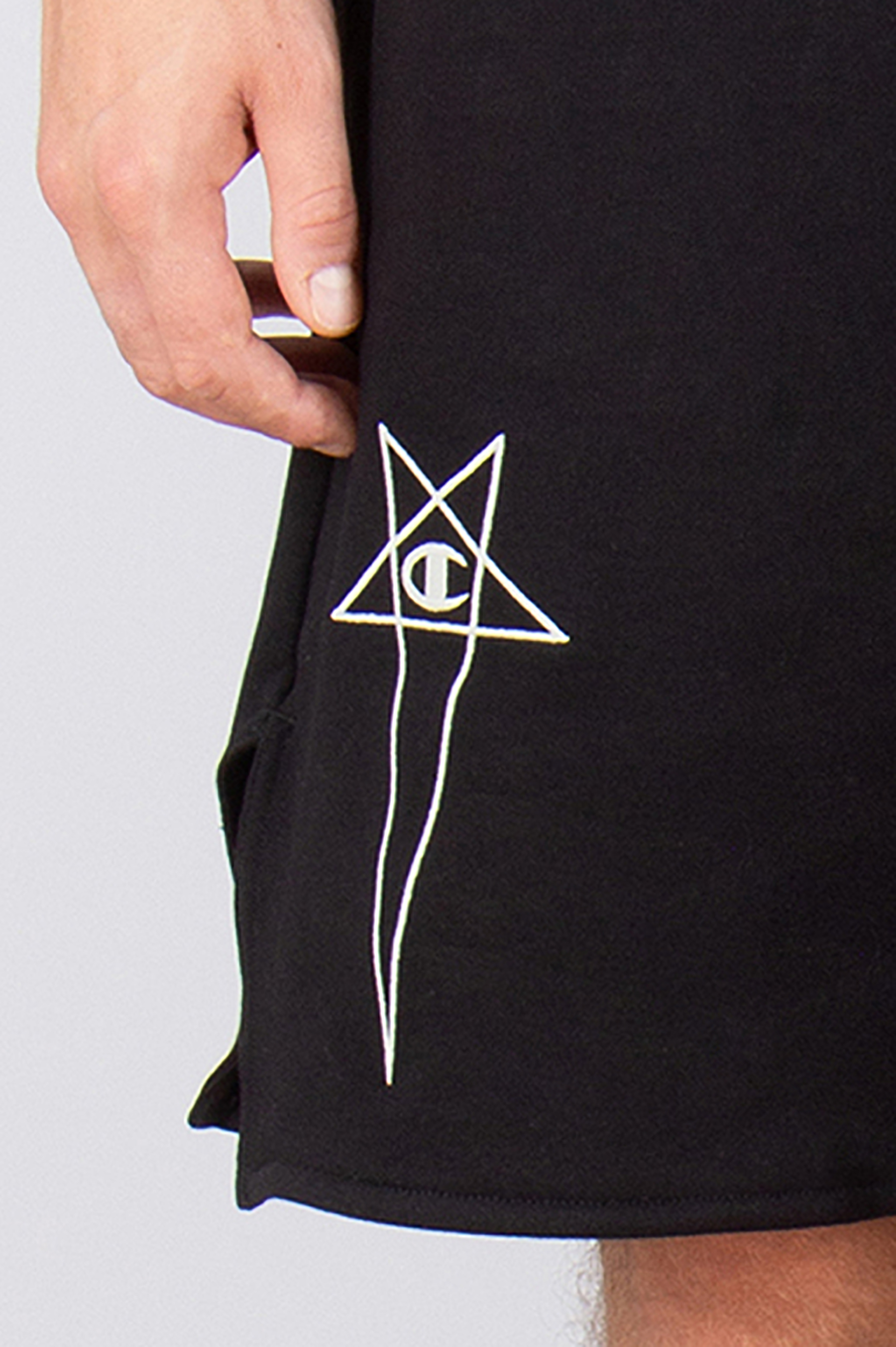 RICK OWENS DRKSHDW X Champion Loose Fit Compact Heavy Cotton Shorts RICK OWENS DRKSHDW X Champion Loose Fit Compact Heavy Cotton Shorts