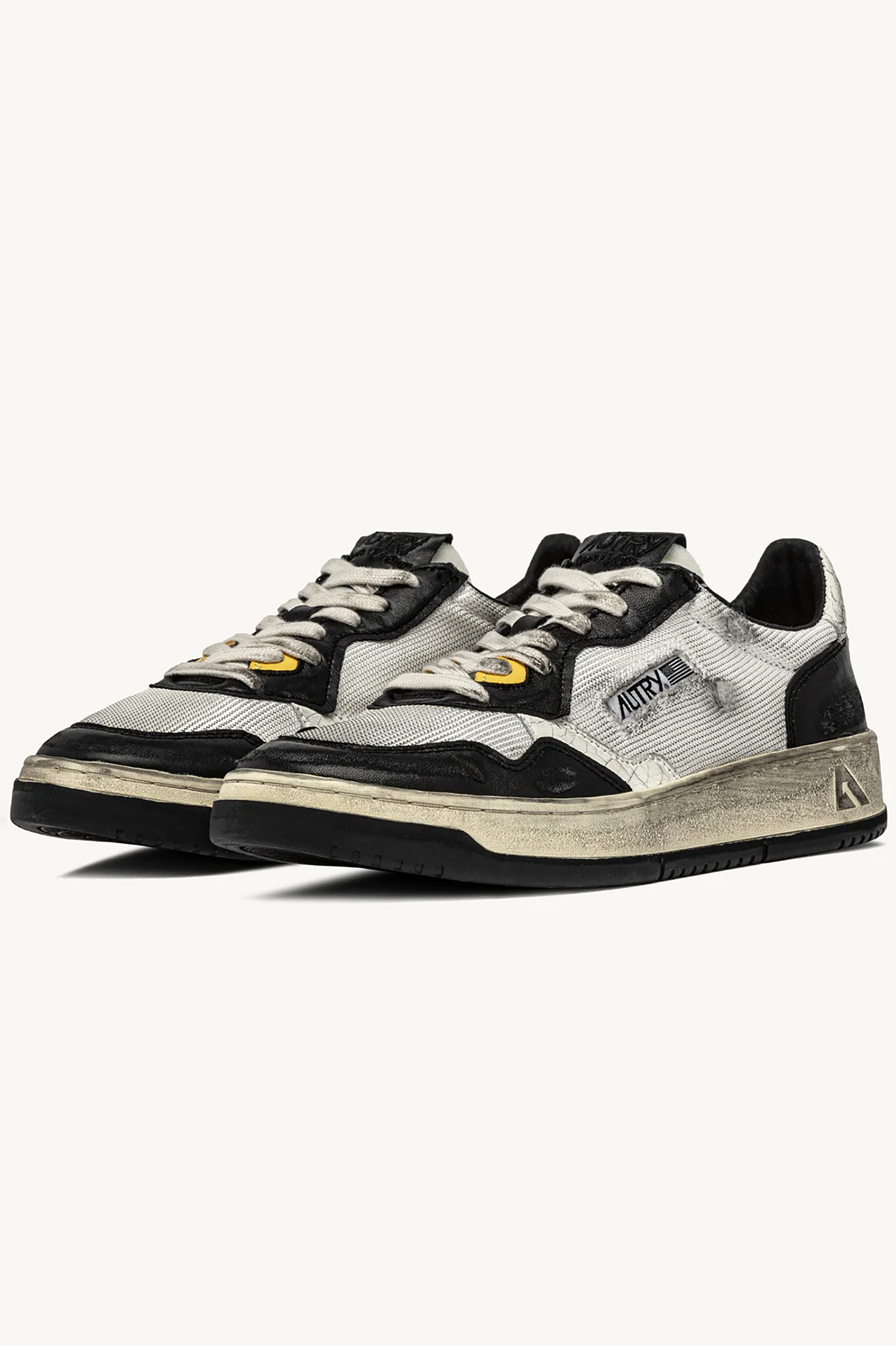 AUTRY Low Top Mesh & Leather Sneakers Medalist Super Vintage