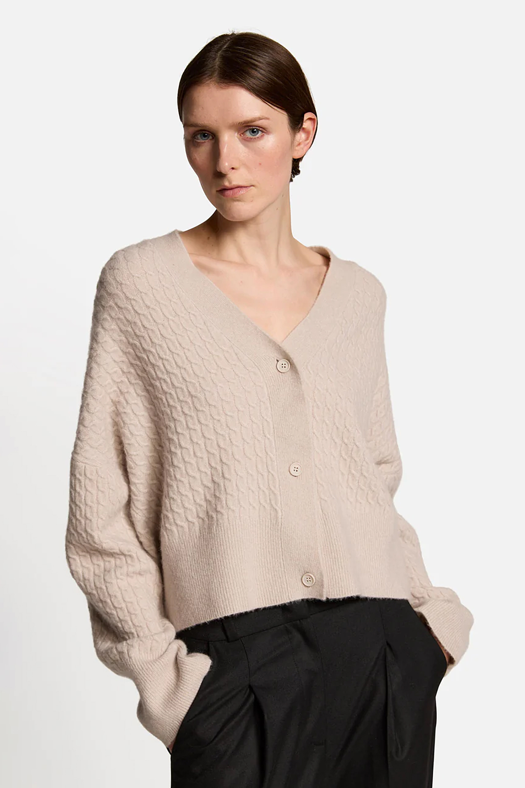 Bekleidung, Strickwaren, Pullover, Strickjacke, Person