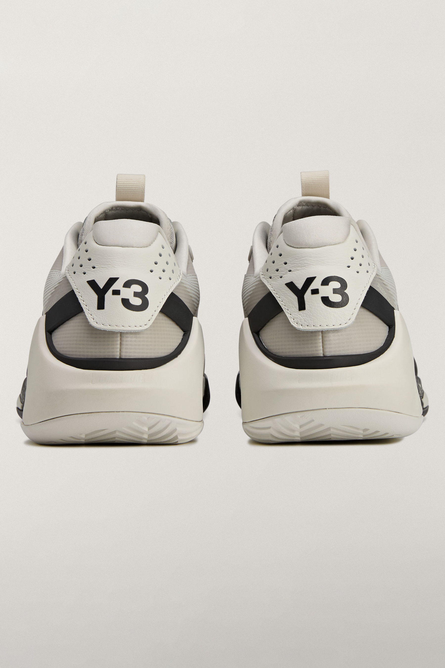 Y-3 Tennis Shoes Adizero Ubersonic 5 Bekleidung, Schuhwerk, Schuh, Sneaker