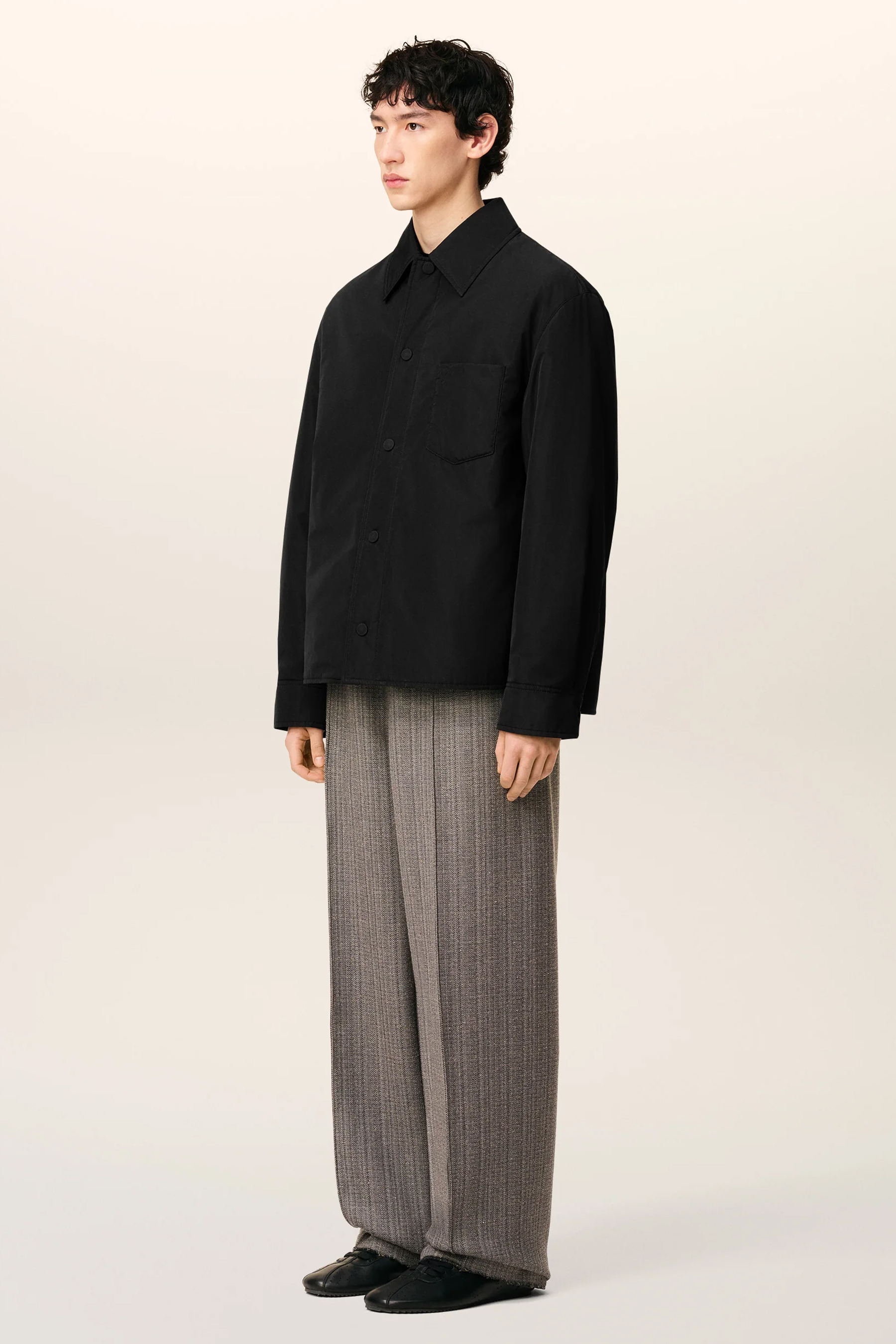 AMI PARIS Regular Fit Ami De Coeur Padded Taffeta Overshirt Formelle Kleidung, Anzug, Mantel, Hosen, Langarm