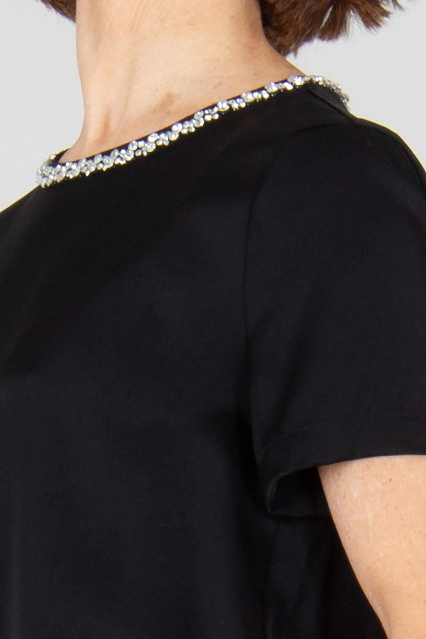 Bluse, Person, Halskette, Ärmel, Kleid