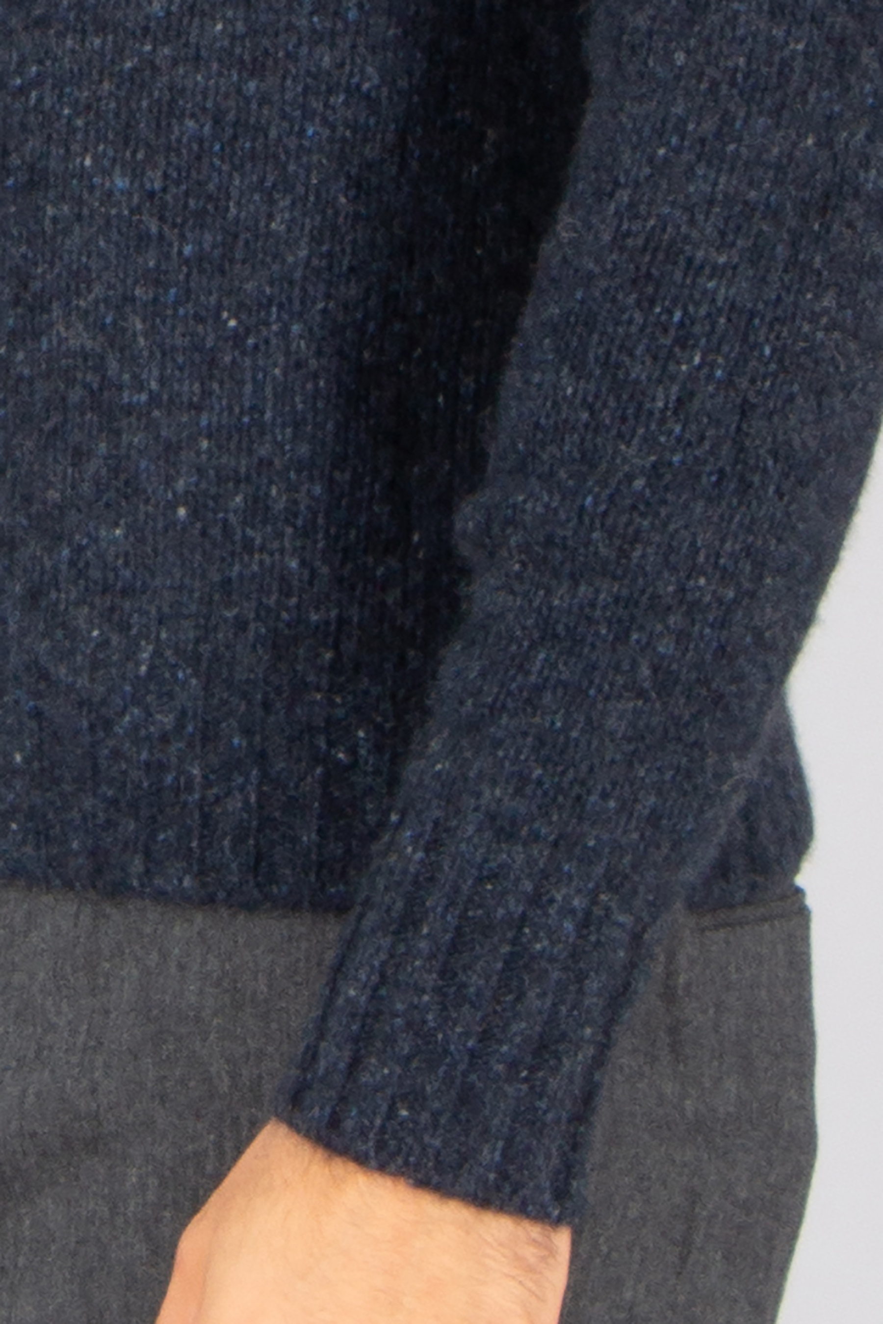 ALLUDE Regular Fit Cashmere Round Neck Sweater Bekleidung, Strickwaren, Pullover, Langarm, Ärmel