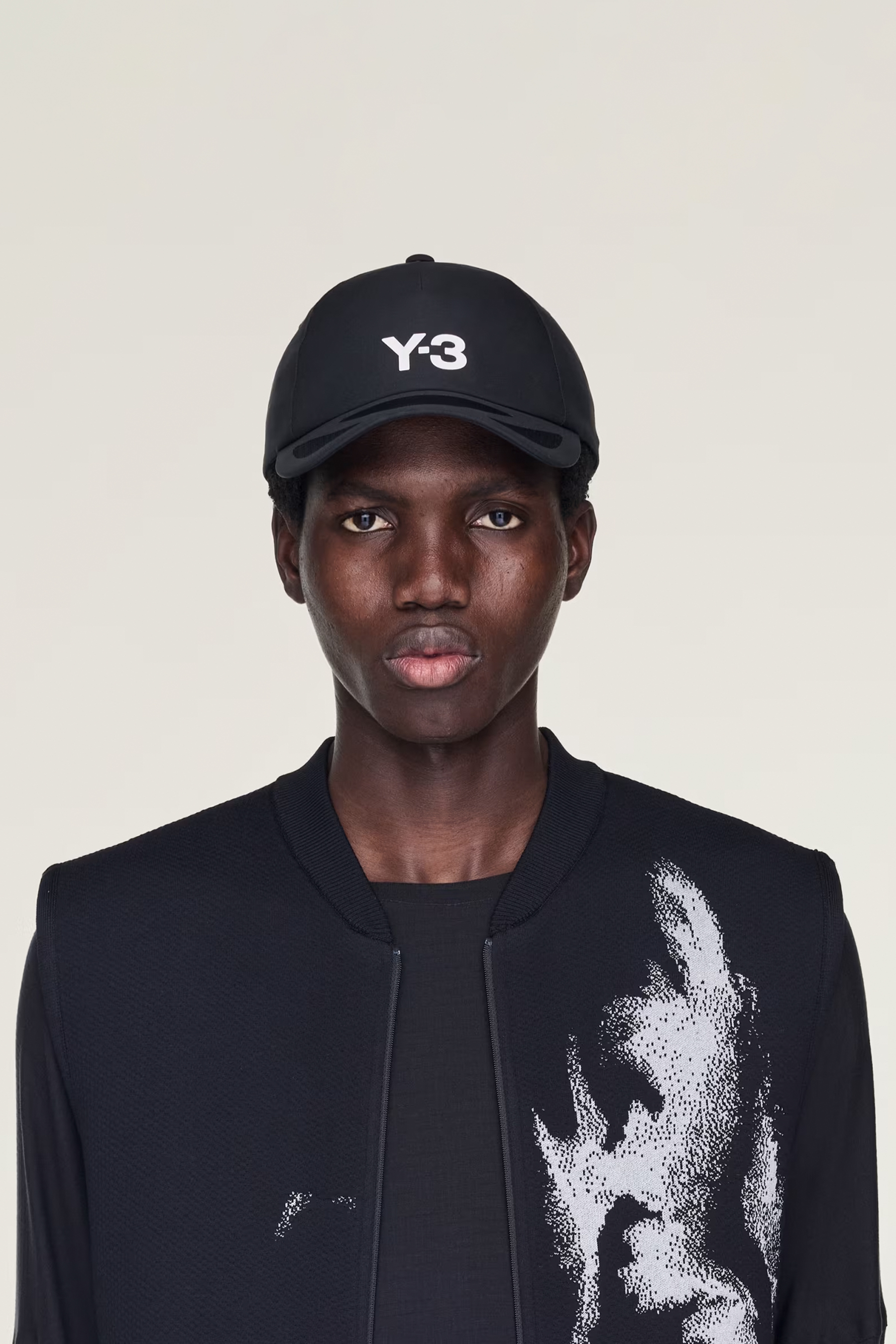 Y-3 Regular Fit Recycled Polyester-Nylon Blend Running Engineered Vest Baseball-Kappe, Mütze, Hut, Gesicht, Portrait