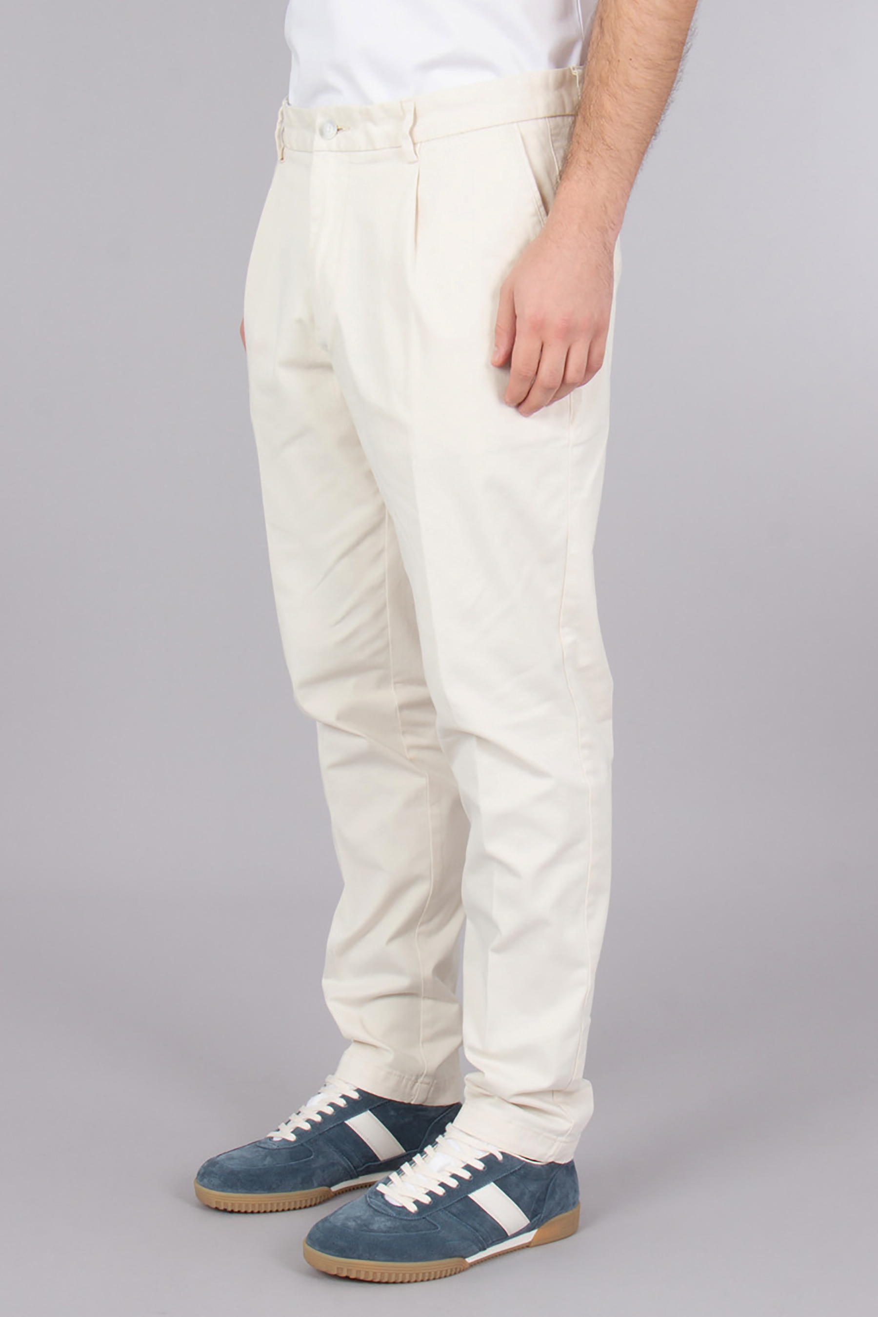 BOSS Regular Tapered Fit Stretch Cotton Chinos H-Kane Hosen, Schuh, Sneaker, Person, Leinen