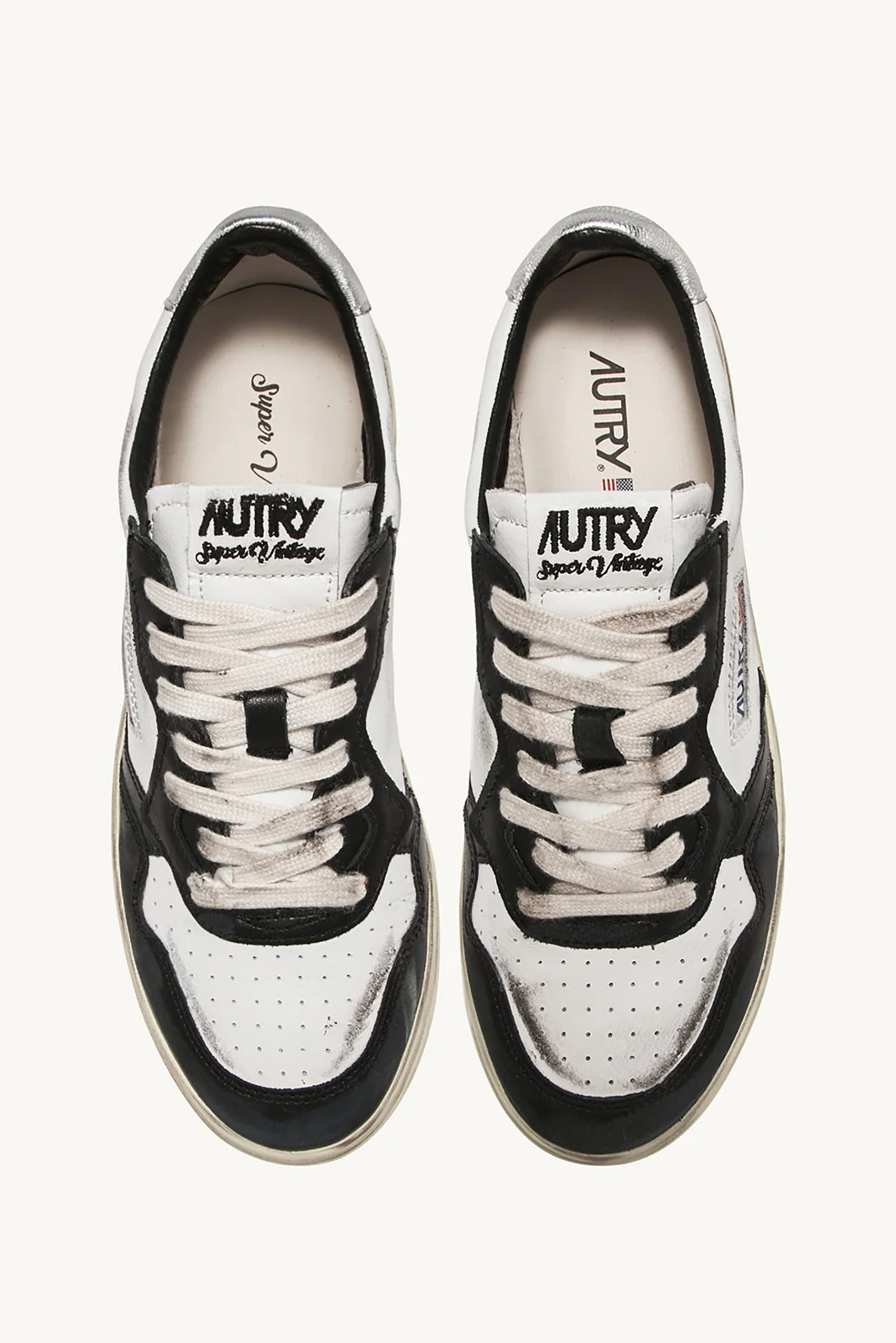 AUTRY Low Top Leather Sneakers Medalist Super Vintage AUTRY Low Top Leather Sneakers Medalist Super Vintage
