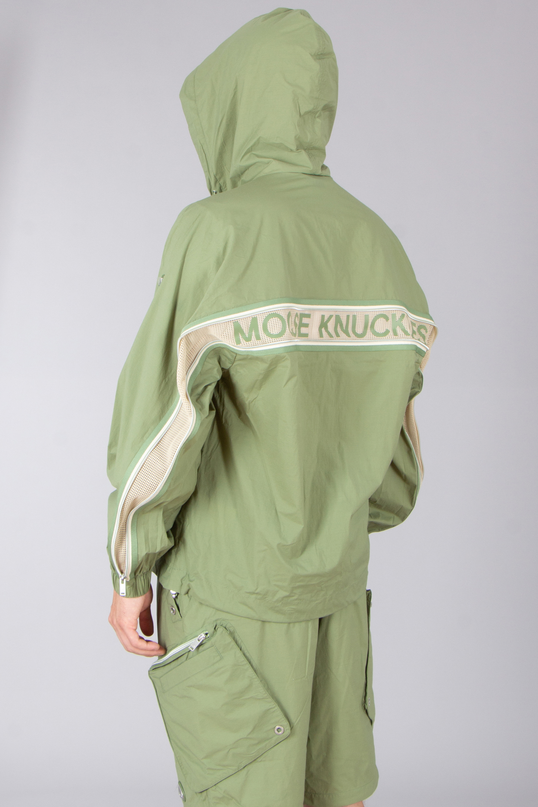 MOOSE KNUCKLES Loose Fit Recyceld Nylon-Cotton Stretch Crinkle Forum Windbreaker Bekleidung, Mantel, Person, Modisch