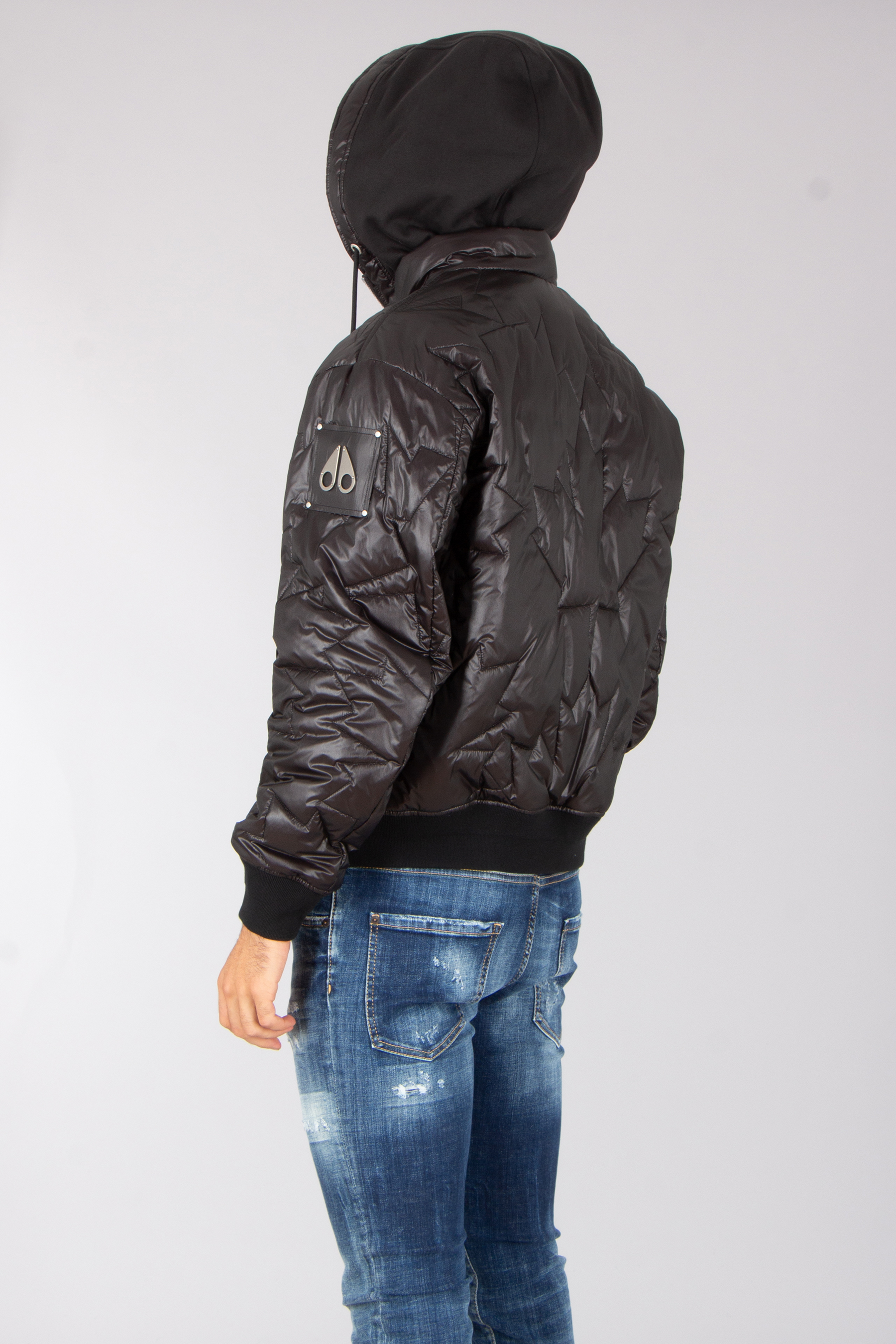 MOOSE KNUCKLES Regular Fit Icon Leaf Quilt Nylon Ripstop Bomber Jacket Mantel, Jacke, Jeans, Person, Kapuzenpulli