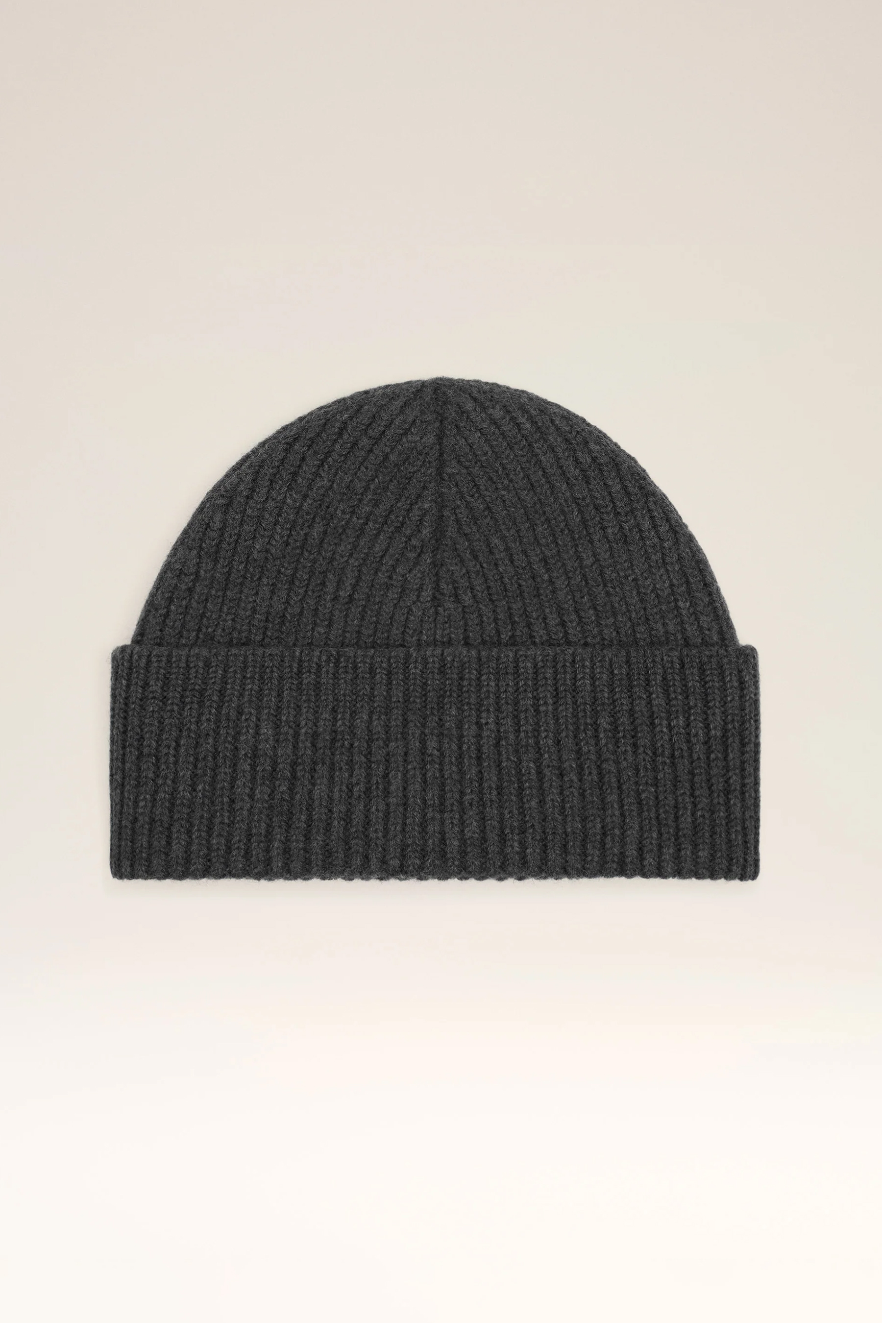 AMI PARIS Ami De Coeur Ribbed Virgin Wool Beanie Mütze, Kleidung, Hut