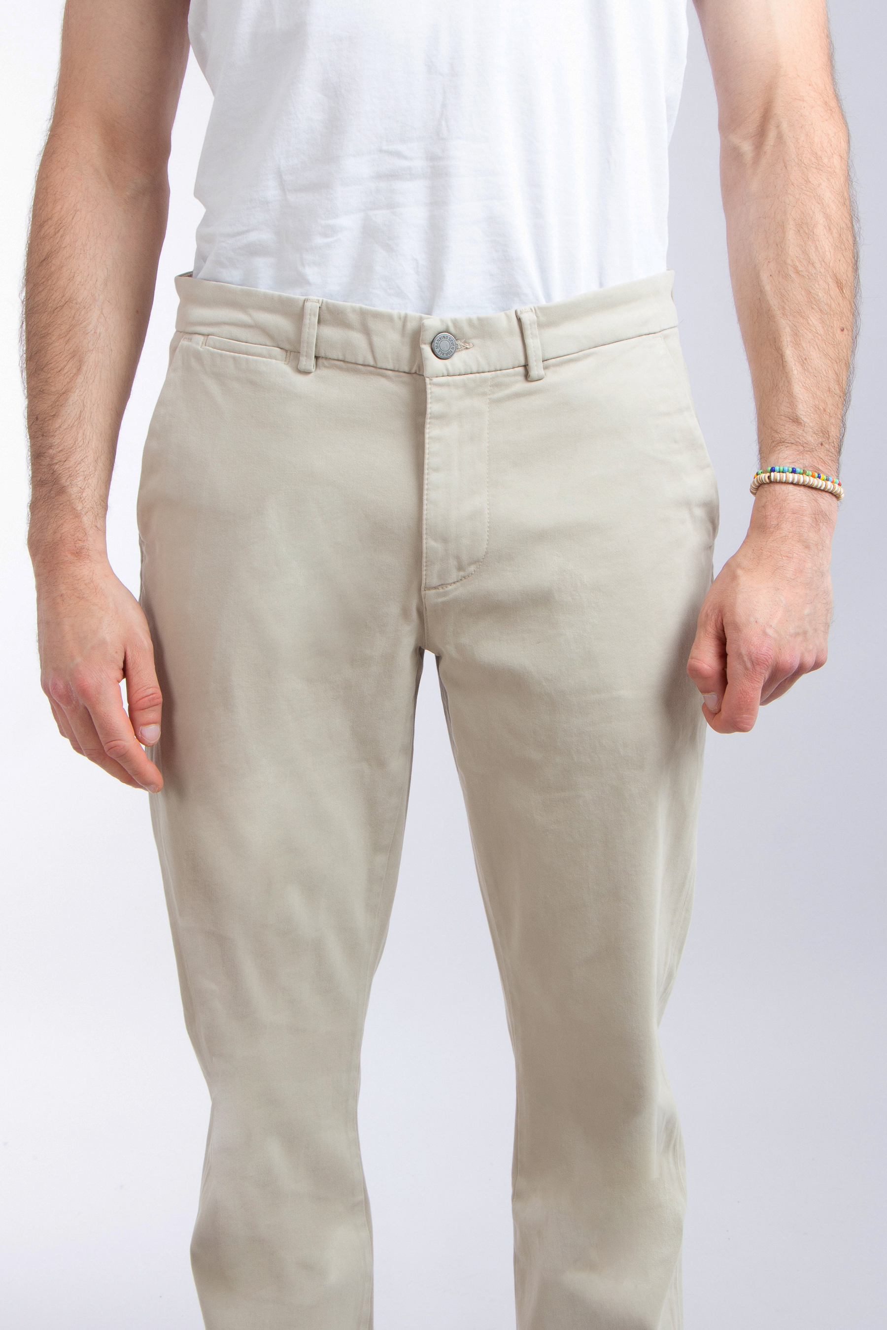 7 FOR ALL MANKIND Luxe Performance Sateen Pants Slimmy Chino 7 FOR ALL MANKIND Luxe Performance Sateen Pants Slimmy Chino