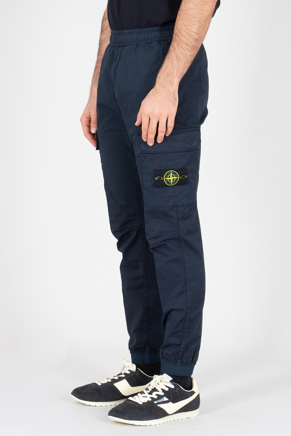 Hosen, Schuh, Sneaker, Jeans, Person